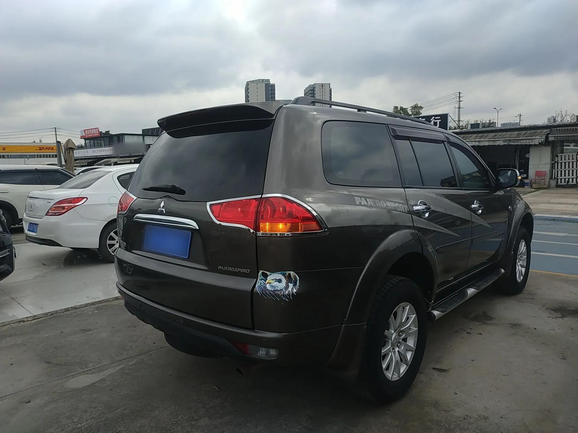 Mitsubishi Pajero Sport 2013 3.0L Automatic 4x4 Executive Edition — миниатюра 4