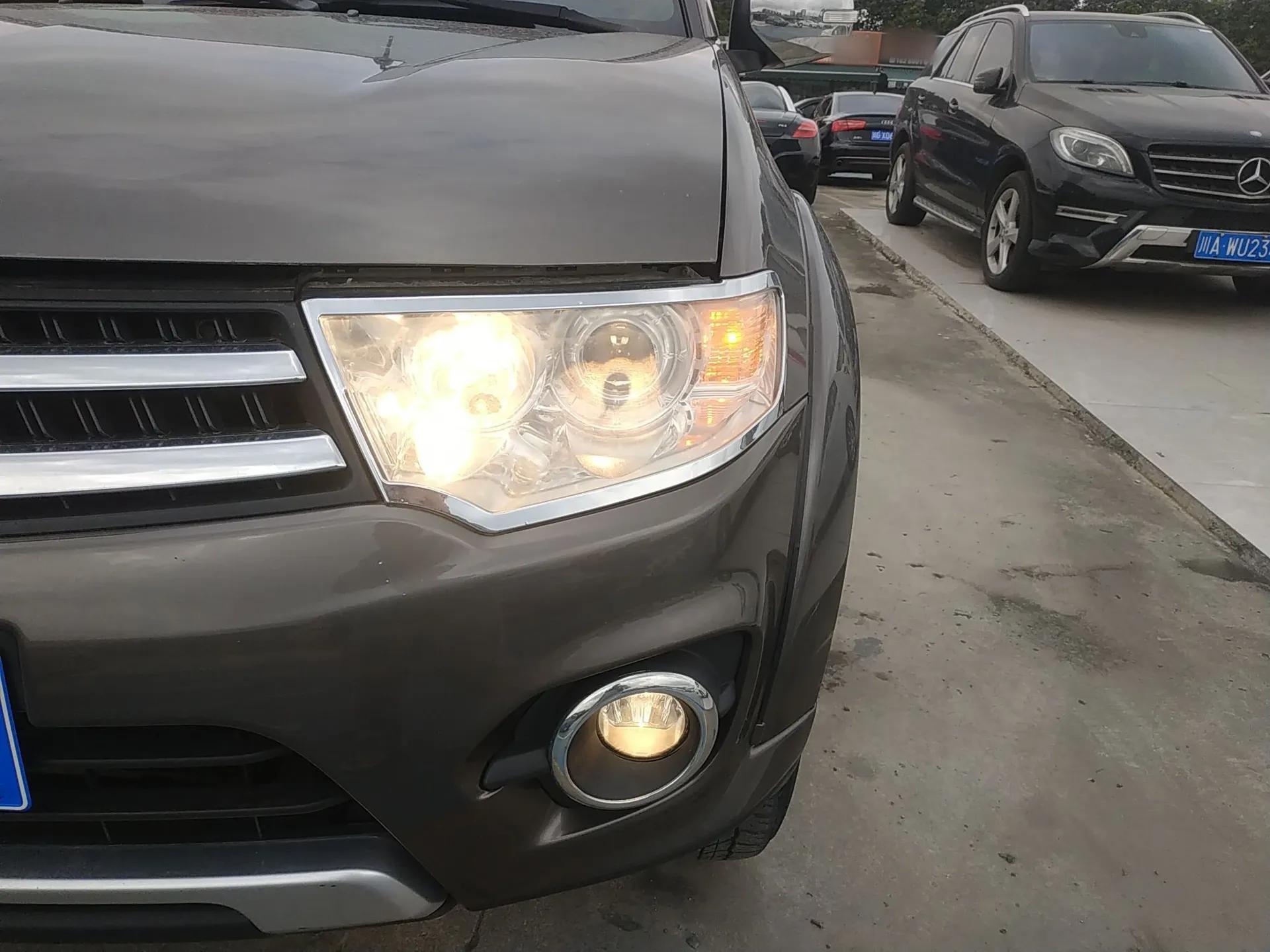 Mitsubishi Pajero Sport 2013 3.0L Automatic 4x4 Executive Edition — миниатюра 5