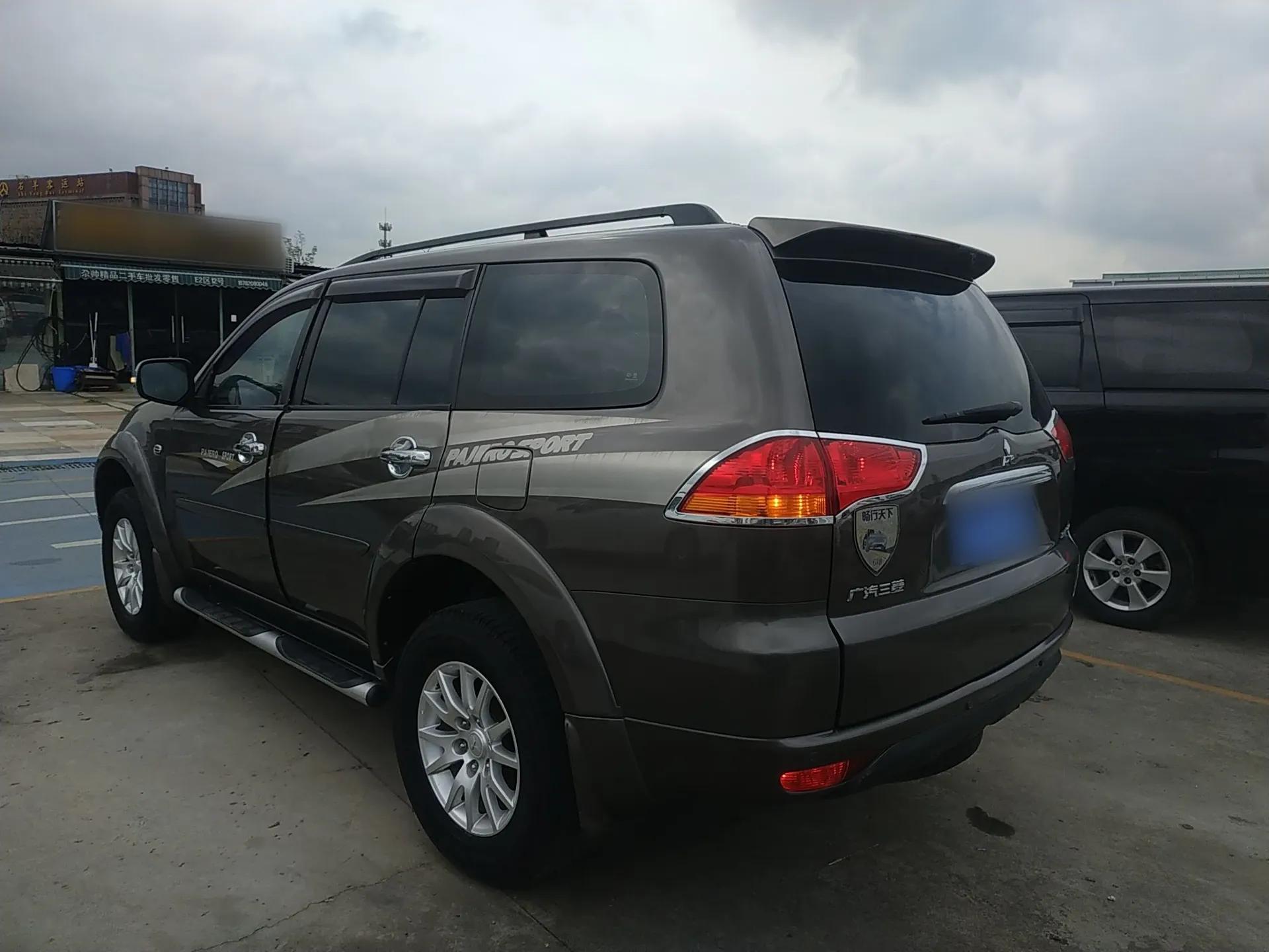 Mitsubishi Pajero Sport 2013 3.0L Automatic 4x4 Executive Edition — миниатюра 7