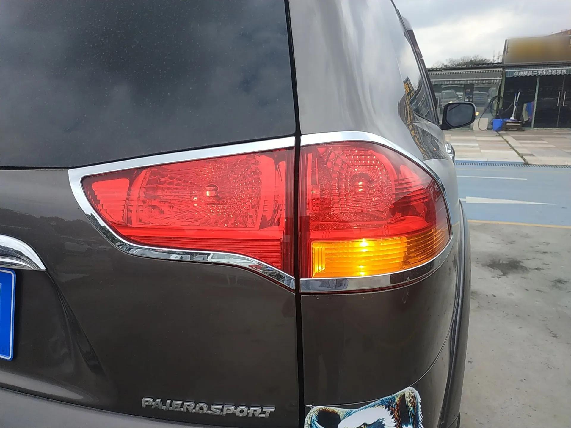 Mitsubishi Pajero Sport 2013 3.0L Automatic 4x4 Executive Edition — миниатюра 8
