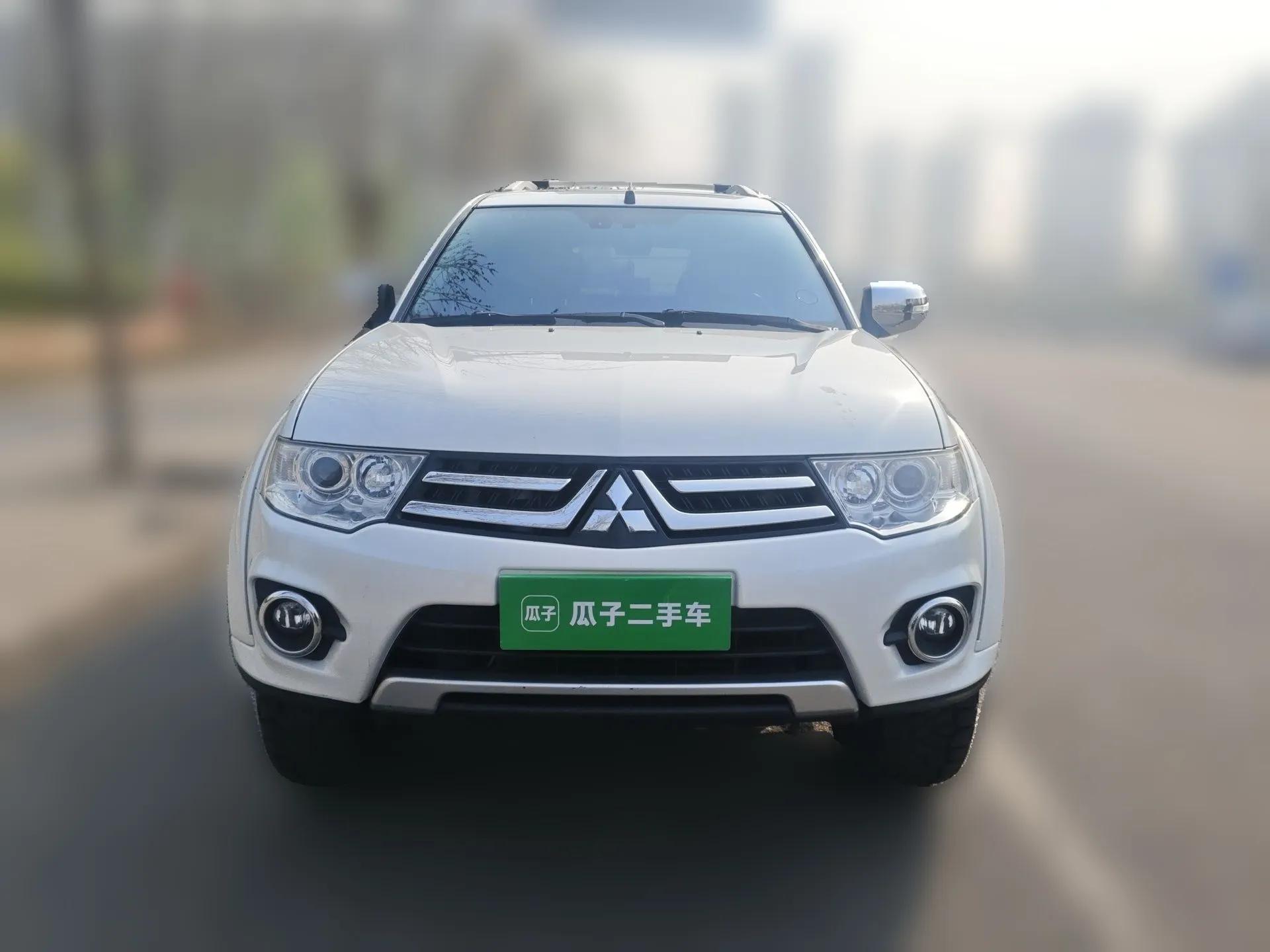 Mitsubishi Pajero Sport 2013 3.0L Automatic 4x4 Flagship Edition — миниатюра 2