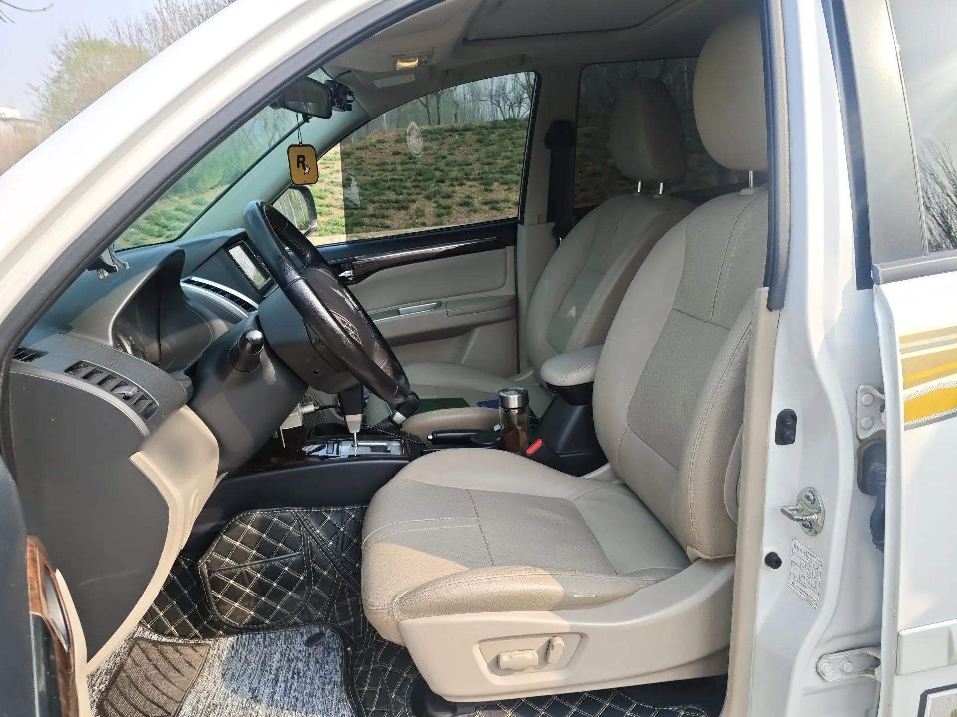 Mitsubishi Pajero Sport 2013 3.0L Automatic 4x4 Flagship Edition — миниатюра 16