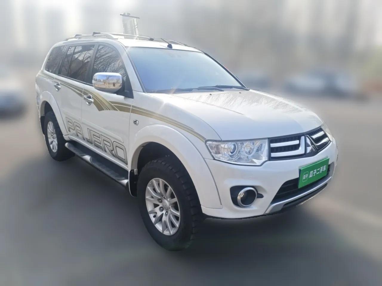 Mitsubishi Pajero Sport 2013 3.0L Automatic 4x4 Flagship Edition — миниатюра 3