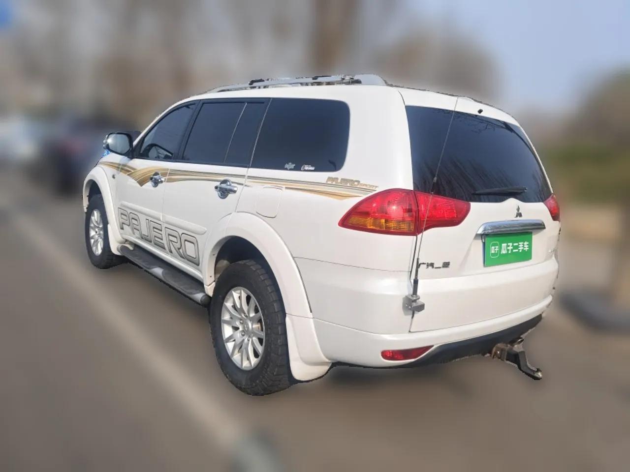 Mitsubishi Pajero Sport 2013 3.0L Automatic 4x4 Flagship Edition — миниатюра 4