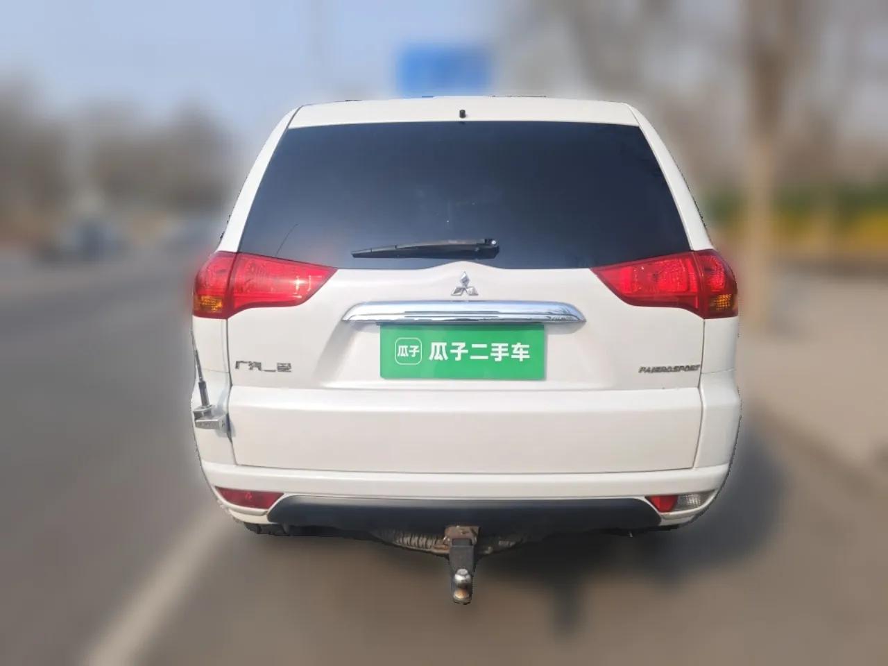 Mitsubishi Pajero Sport 2013 3.0L Automatic 4x4 Flagship Edition — миниатюра 5