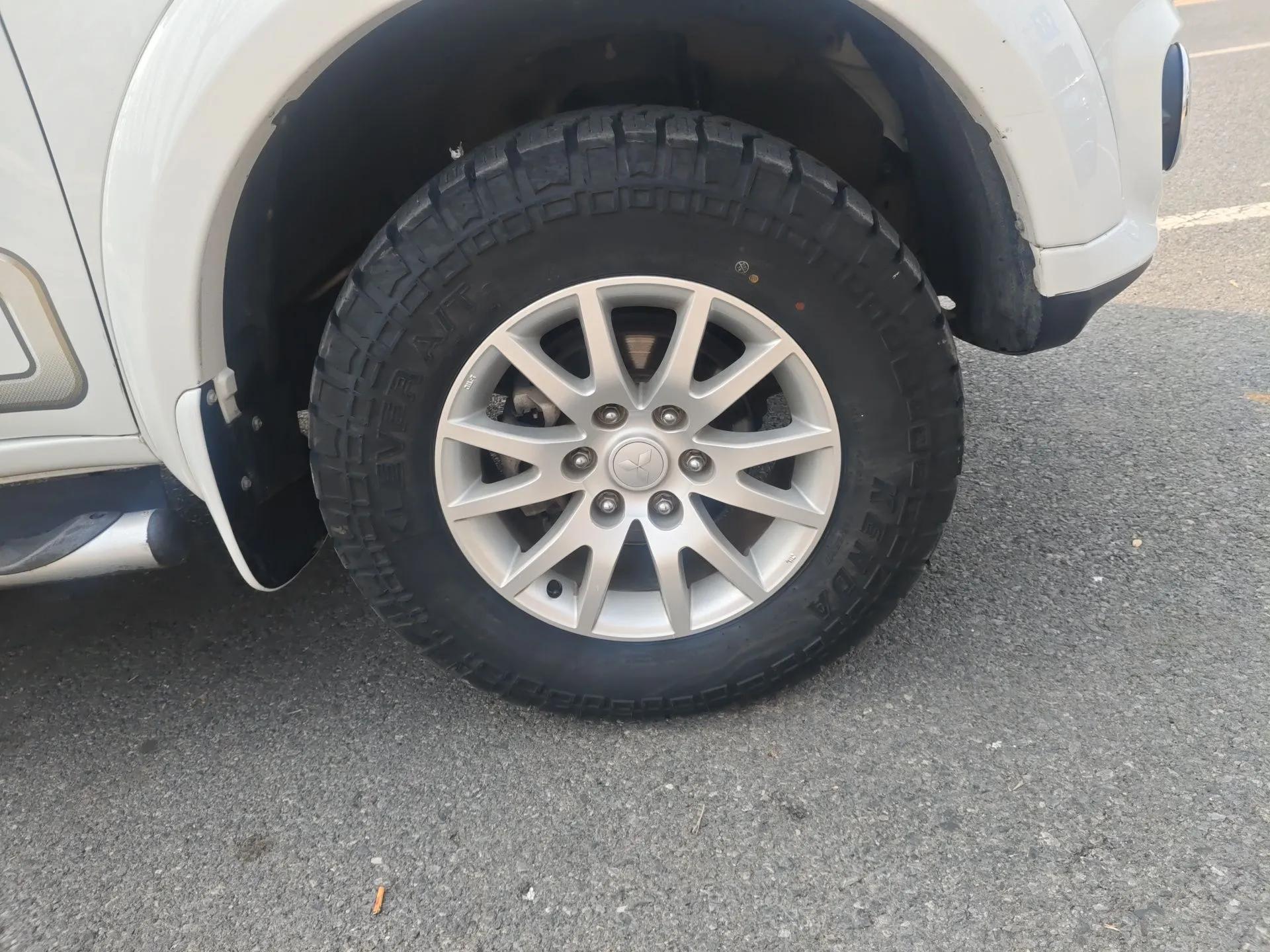Mitsubishi Pajero Sport 2013 3.0L Automatic 4x4 Flagship Edition — миниатюра 8