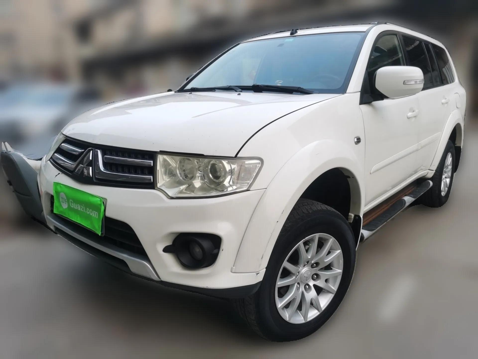 Mitsubishi Pajero Sport 2013 3.0L Automatic Two-Wheel Drive Luxury Edition — миниатюра 1