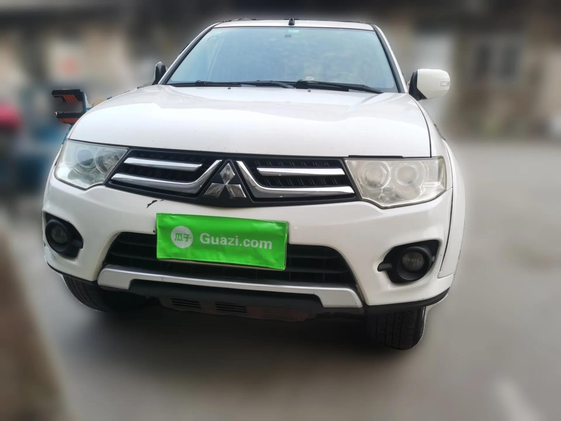 Mitsubishi Pajero Sport 2013 3.0L Automatic Two-Wheel Drive Luxury Edition — миниатюра 2