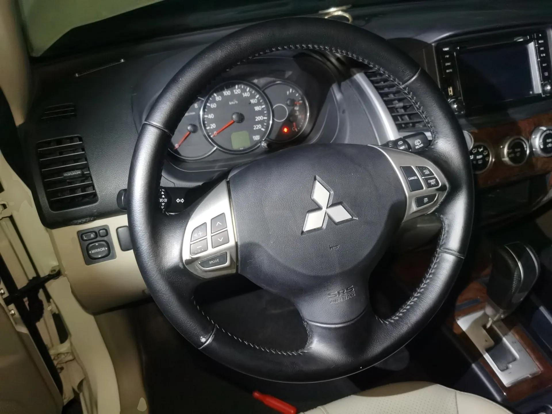 Mitsubishi Pajero Sport 2013 3.0L Automatic Two-Wheel Drive Luxury Edition — миниатюра 11