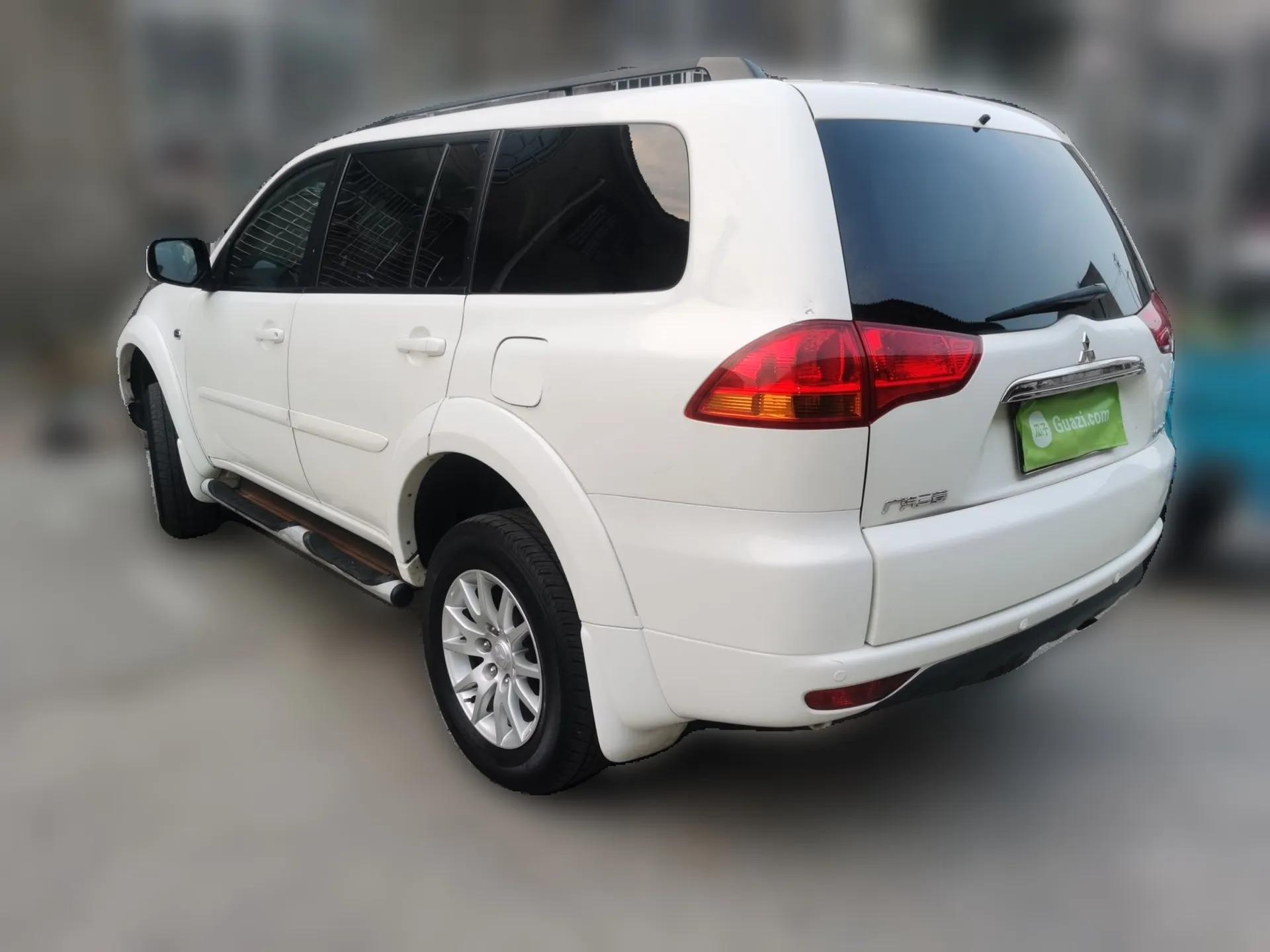 Mitsubishi Pajero Sport 2013 3.0L Automatic Two-Wheel Drive Luxury Edition — миниатюра 4