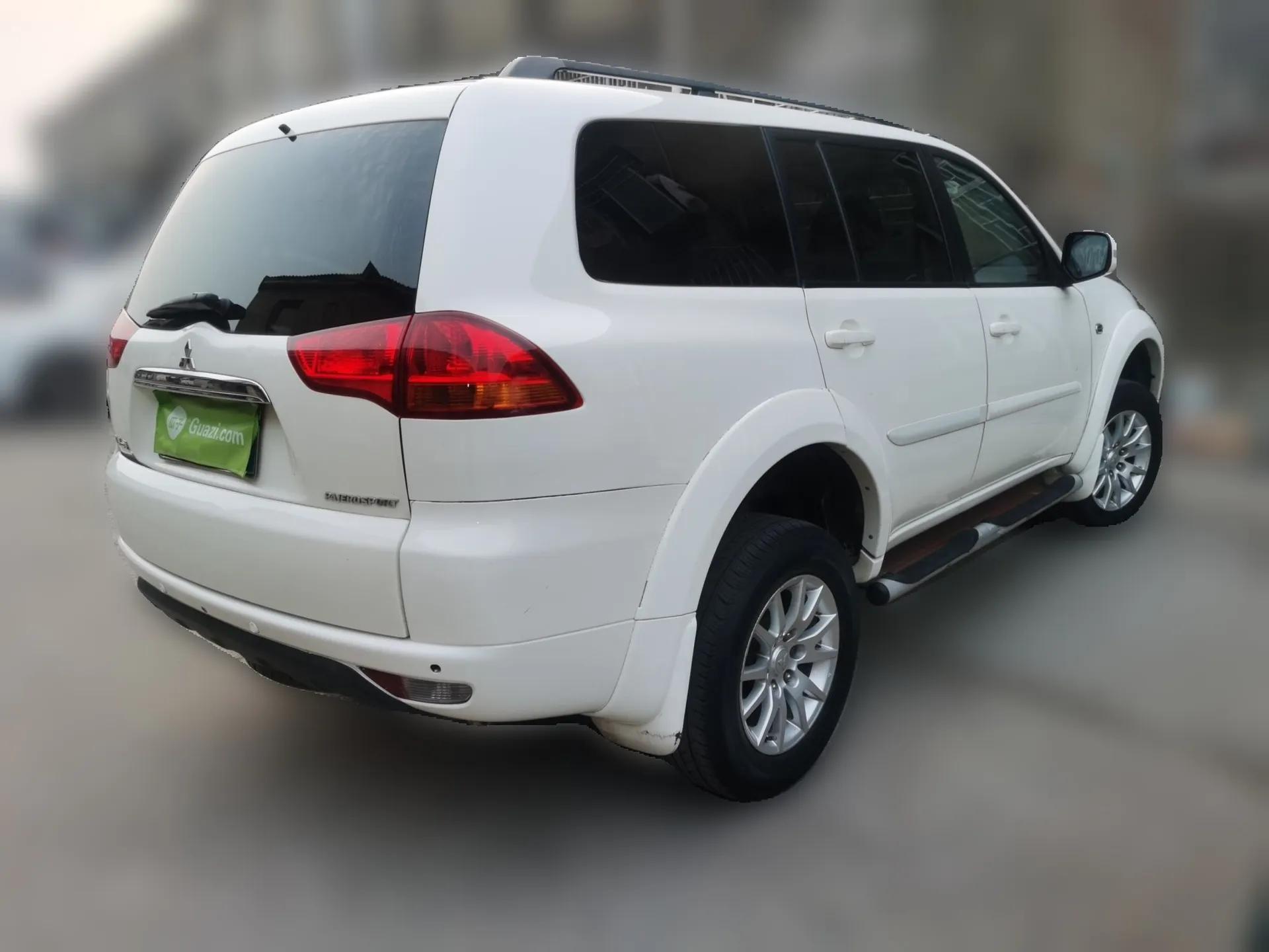 Mitsubishi Pajero Sport 2013 3.0L Automatic Two-Wheel Drive Luxury Edition — миниатюра 6