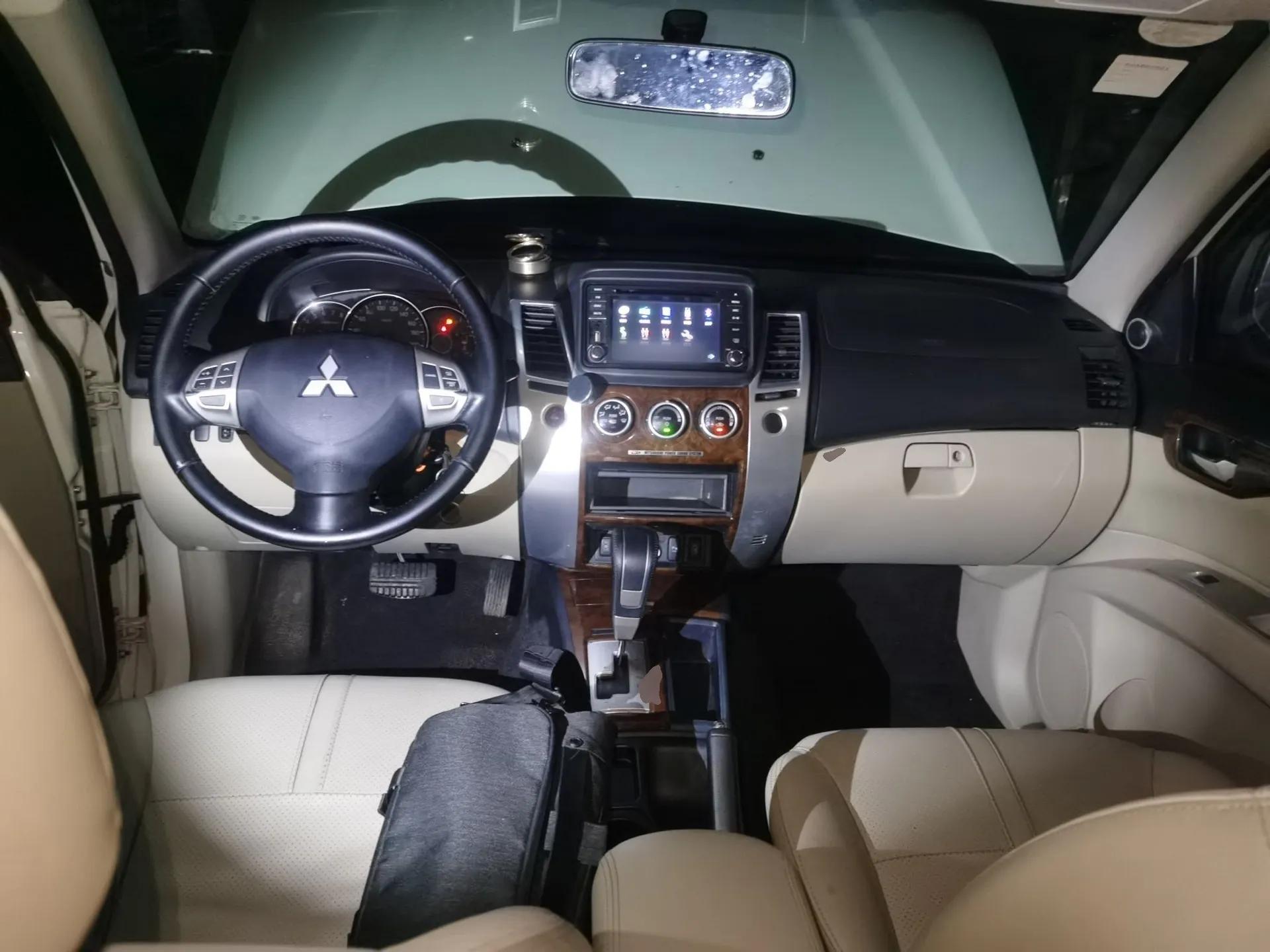 Mitsubishi Pajero Sport 2013 3.0L Automatic Two-Wheel Drive Luxury Edition — миниатюра 10