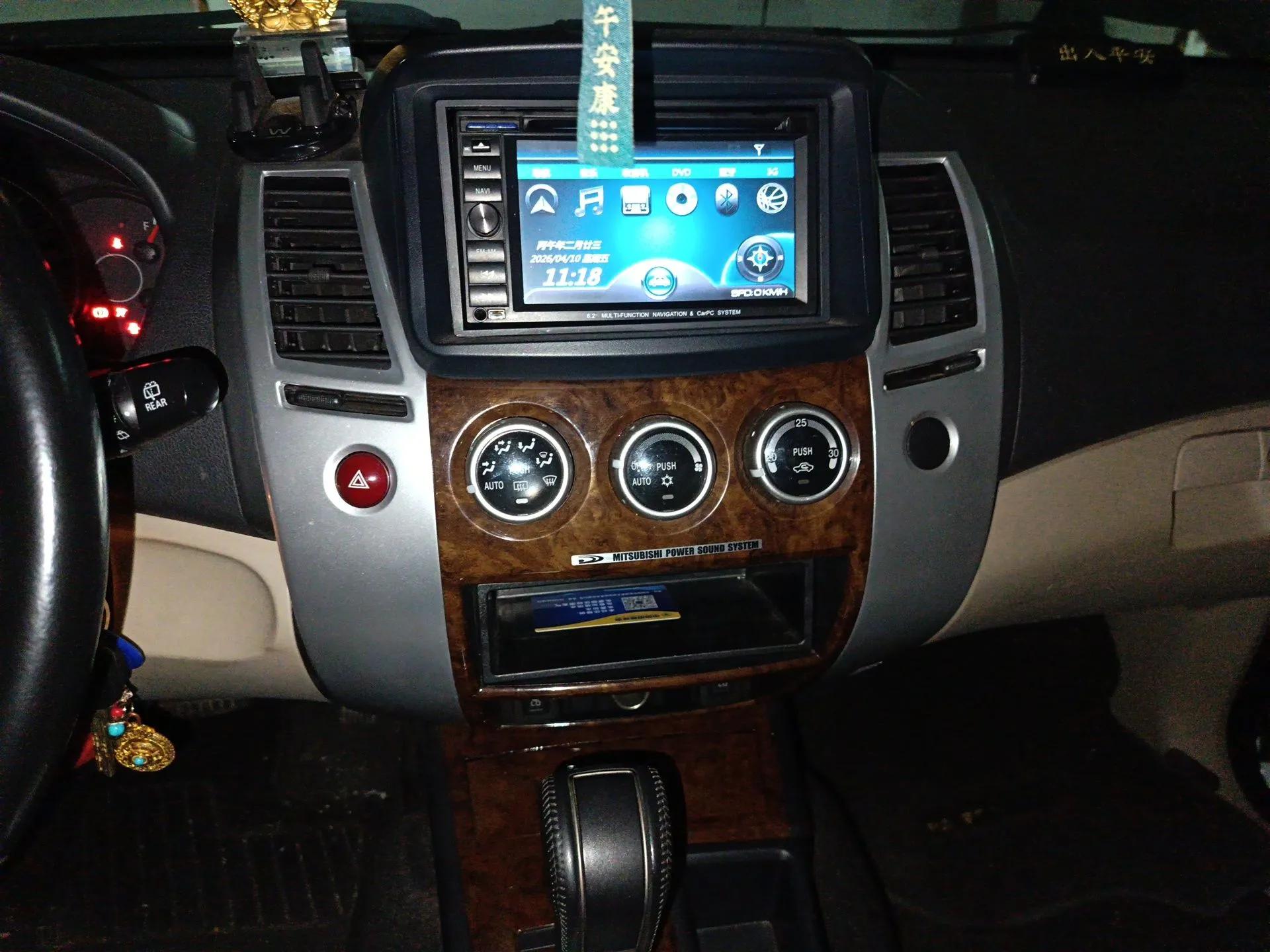 Mitsubishi Pajero Sport 2013 3.0L Automatic Two-Wheel Drive Luxury Edition — миниатюра 14