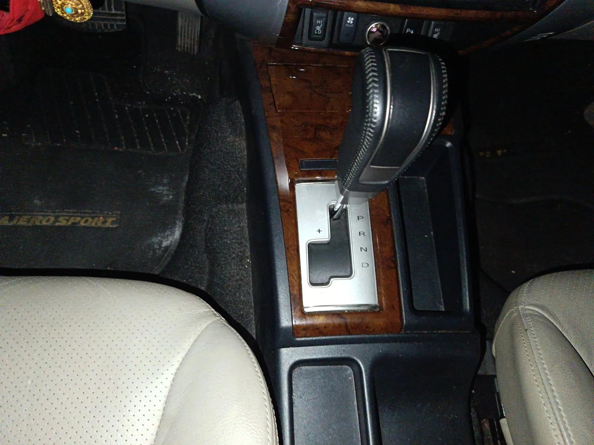 Mitsubishi Pajero Sport 2013 3.0L Automatic Two-Wheel Drive Luxury Edition — миниатюра 15