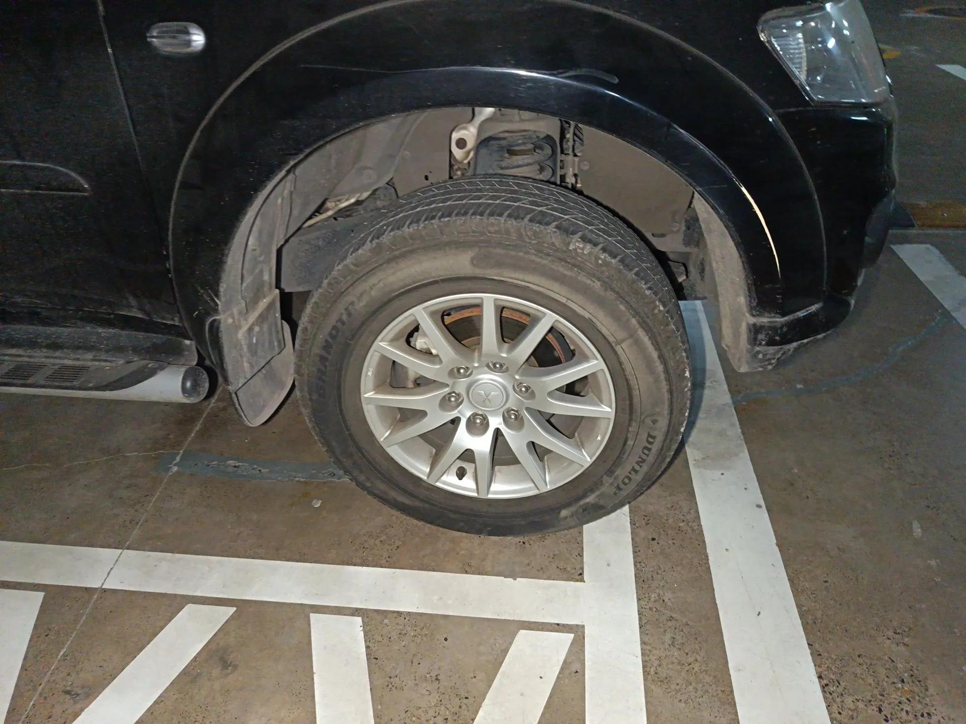 Mitsubishi Pajero Sport 2013 3.0L Automatic Two-Wheel Drive Luxury Edition — миниатюра 8