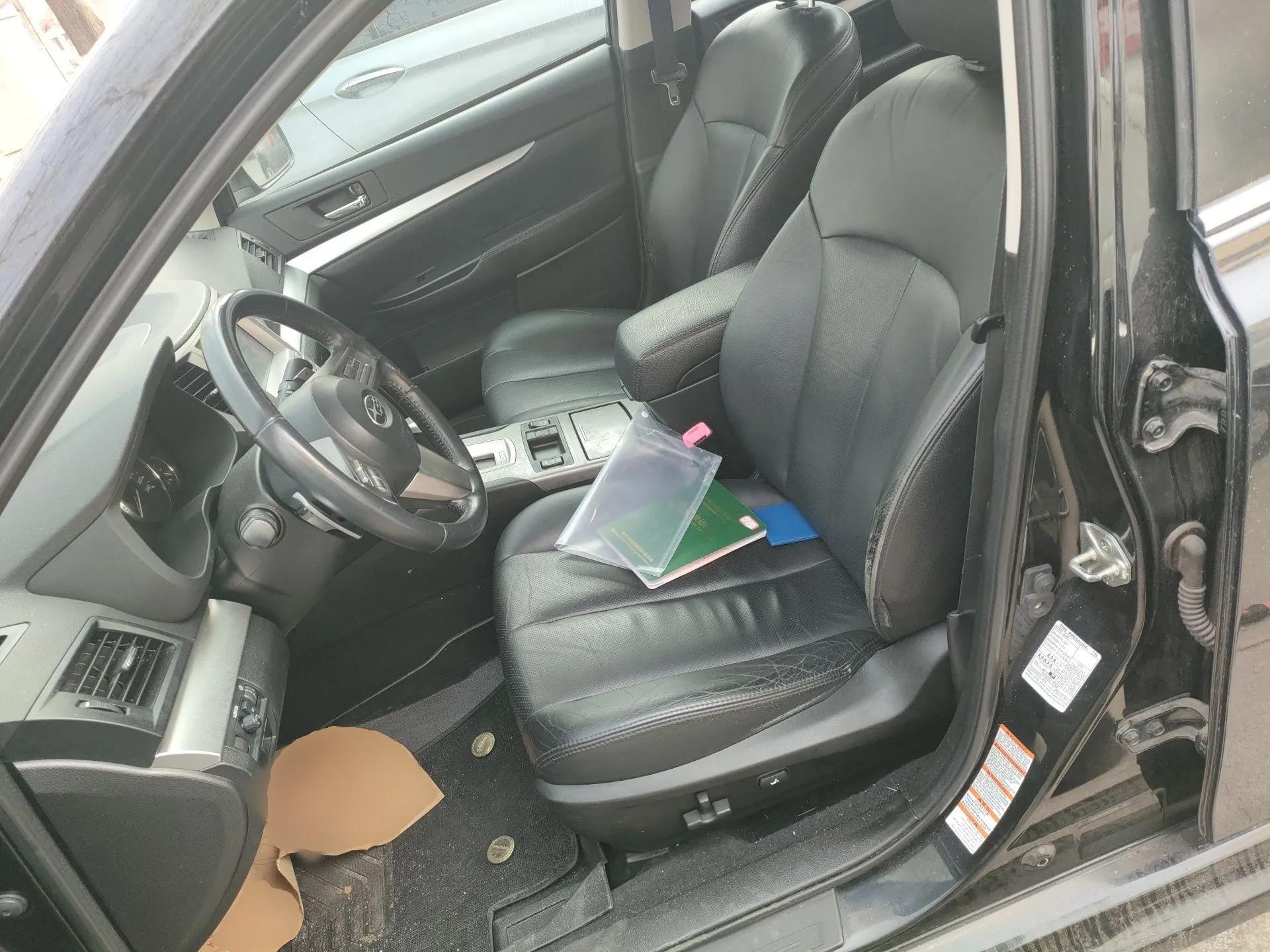 Subaru Legacy 2010 2.0i Luxury Navigation Edition — миниатюра 16