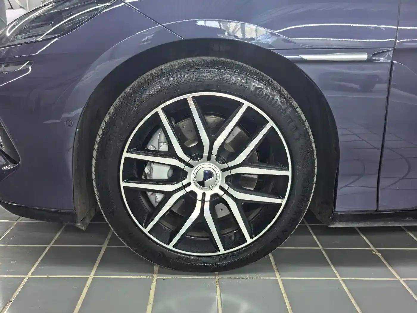 Denza Z9 2024 Model 1100km AWD Max Edition — миниатюра 4