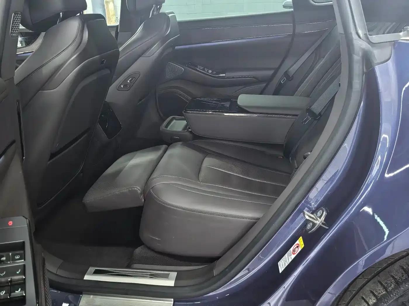 Denza Z9 2024 Model 1100km AWD Max Edition — миниатюра 9