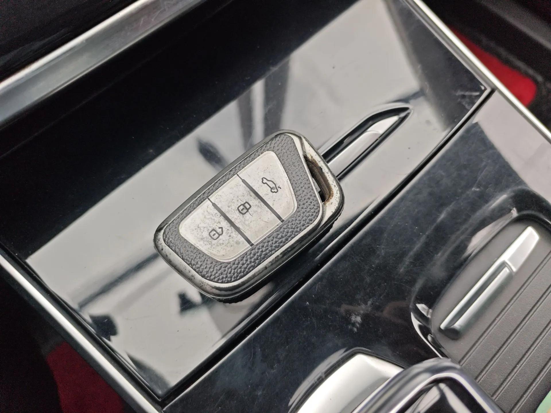 SOL X8 2021 300T DCT Leading Smart Connectivity Version 7 Seats — миниатюра 22