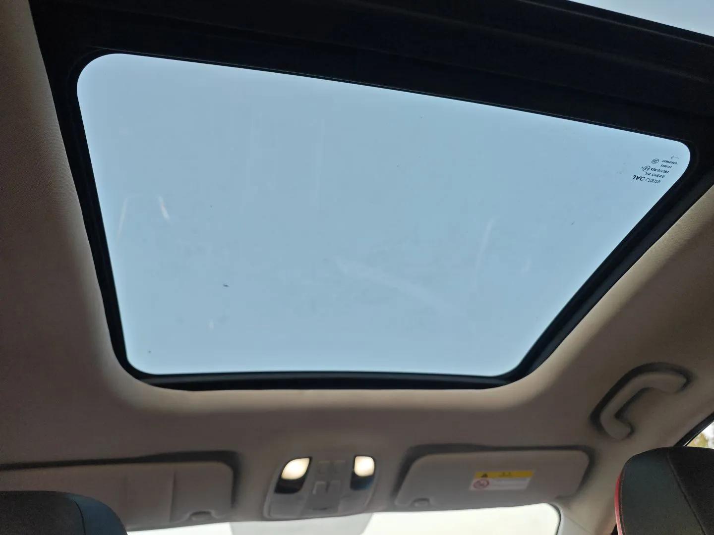 SOL X8 2021 300T DCT Prestige Smart Connectivity Edition 5-seater — миниатюра 21