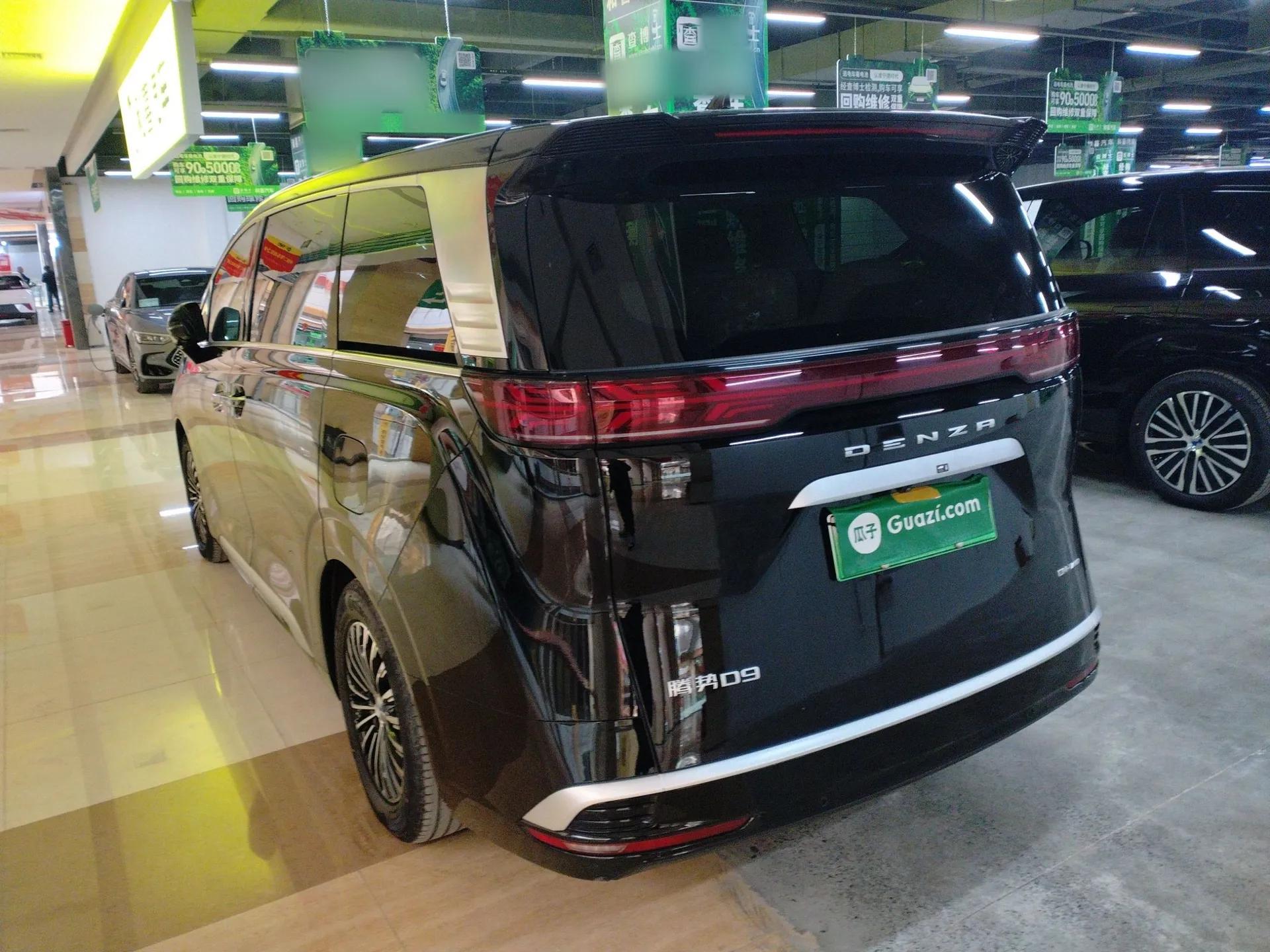 Denza D9 2024 DM-i 980 Four-Wheel Drive Flagship Model — миниатюра 7