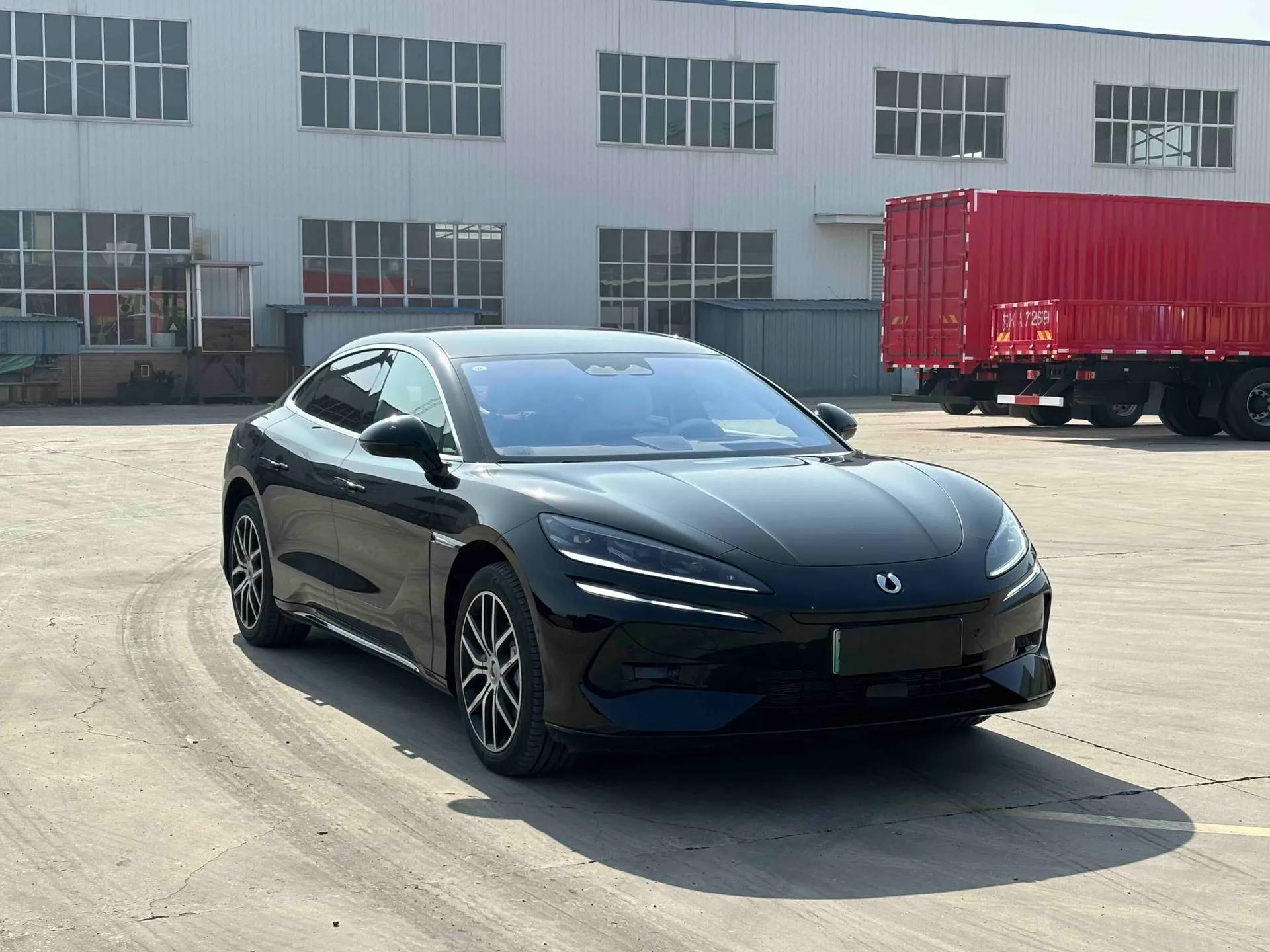 Denza Z9 2024 1100 km Four-Wheel Drive Max Version — миниатюра 3