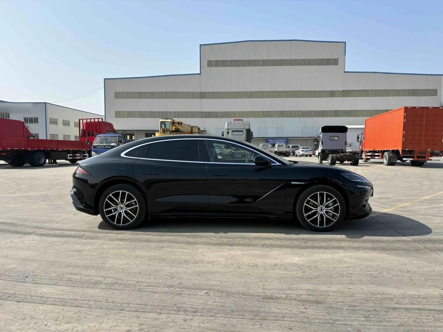 Denza Z9 2024 1100 km Four-Wheel Drive Max Version — миниатюра 10