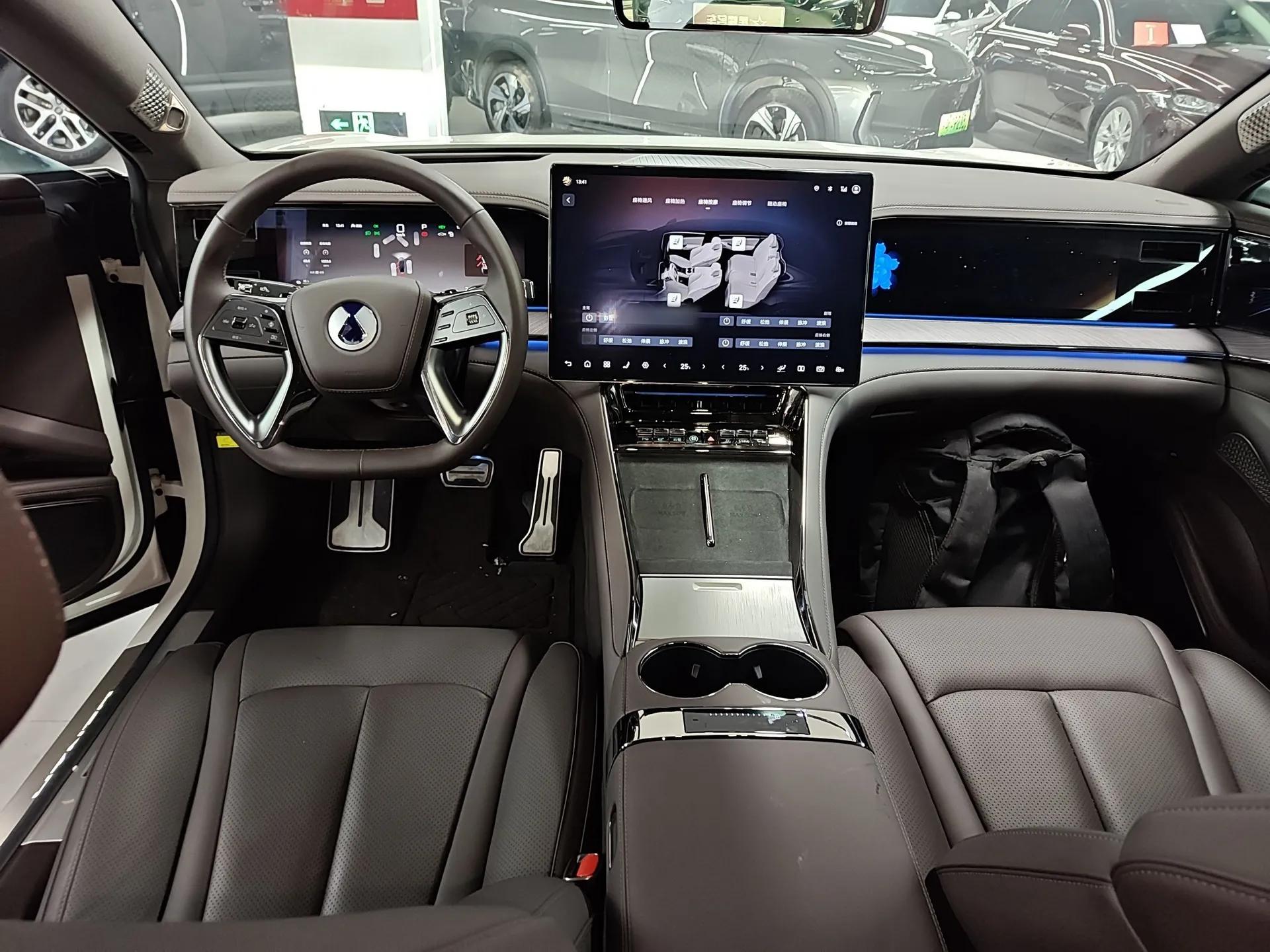 Denza Z9 2024 1100 km Four-Wheel Drive Max Version — миниатюра 12