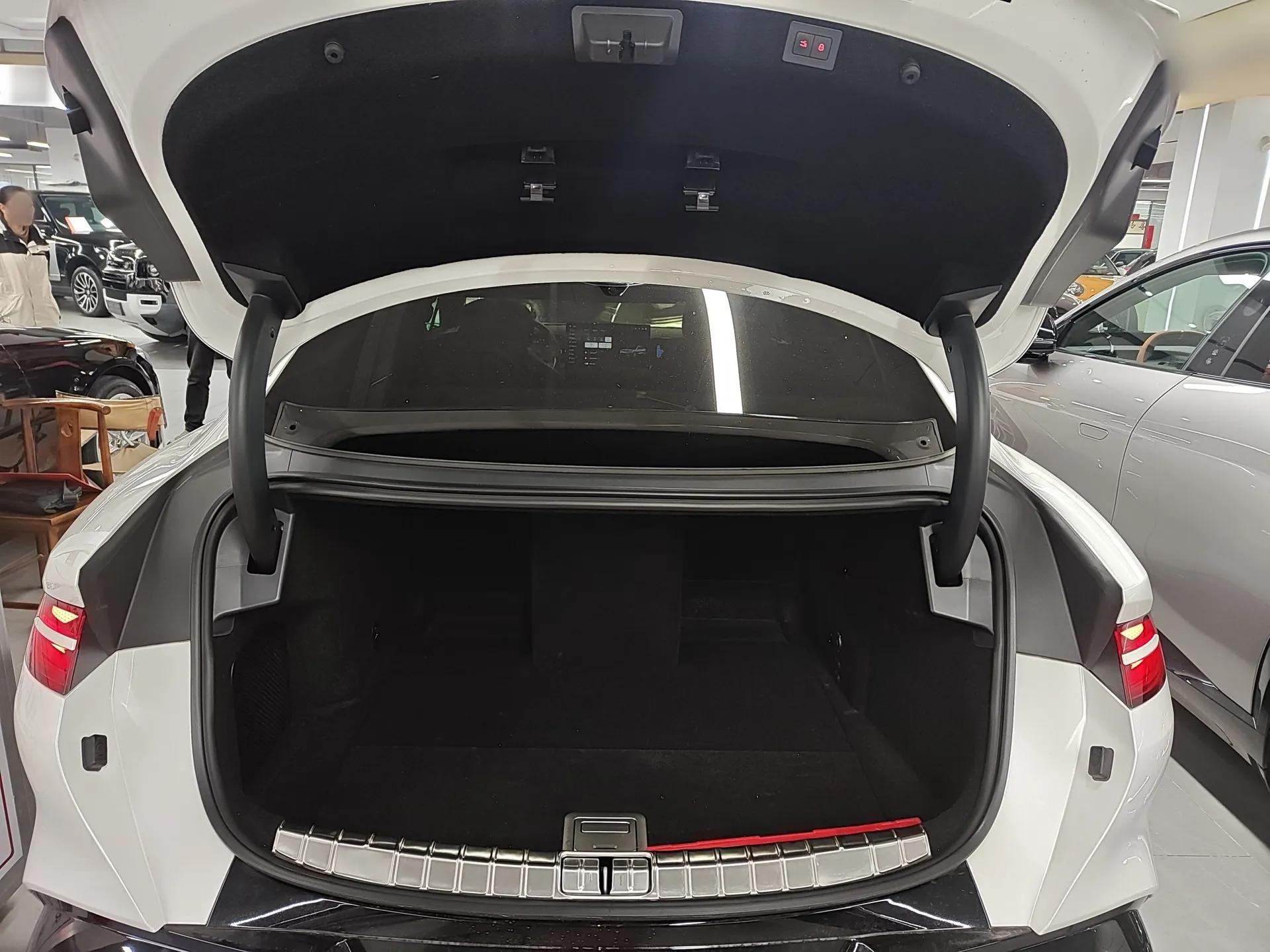 Denza Z9 2024 1100 km Four-Wheel Drive Max Version — миниатюра 21