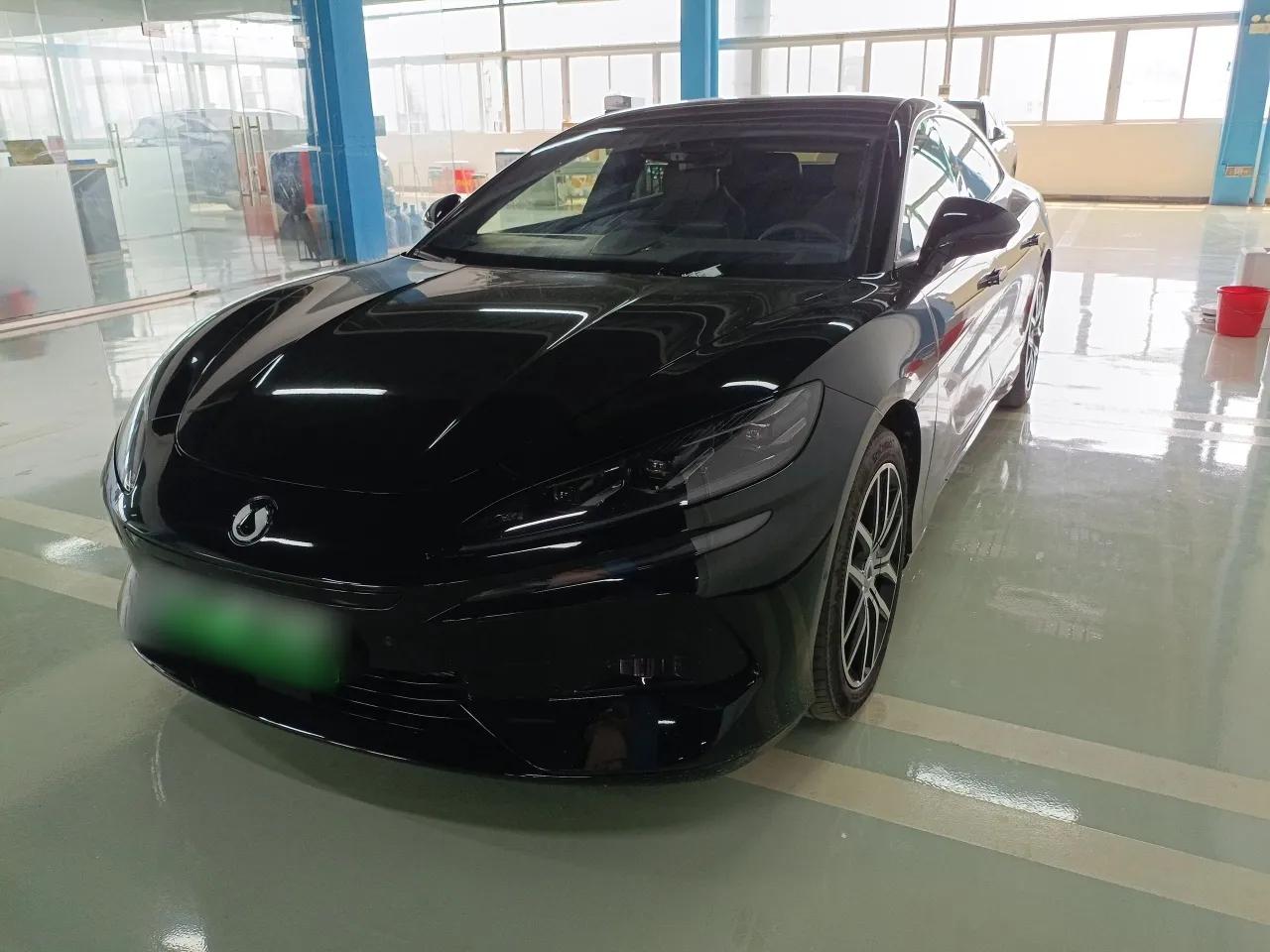 Denza Z9 2024 1100 km Four-Wheel Drive Max Version — миниатюра 1