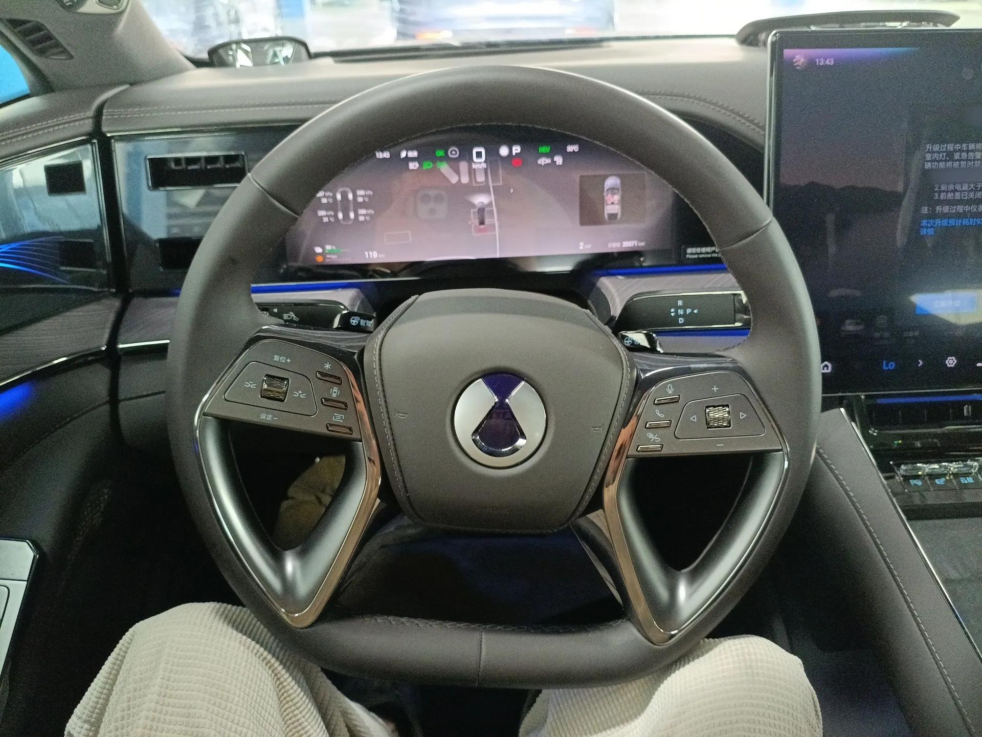 Denza Z9 2024 1100 km Four-Wheel Drive Max Version — миниатюра 14