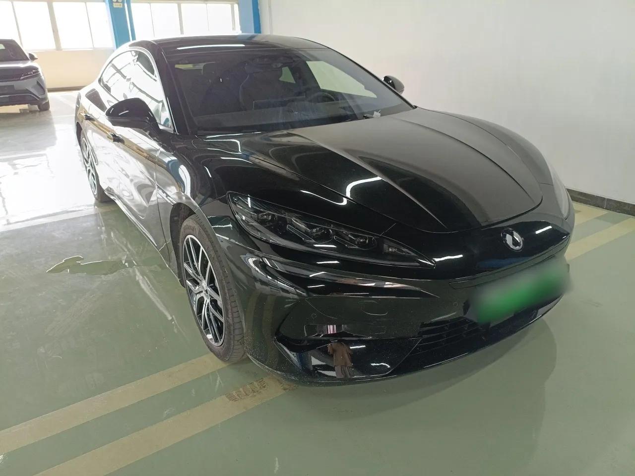 Denza Z9 2024 1100 km Four-Wheel Drive Max Version — миниатюра 3