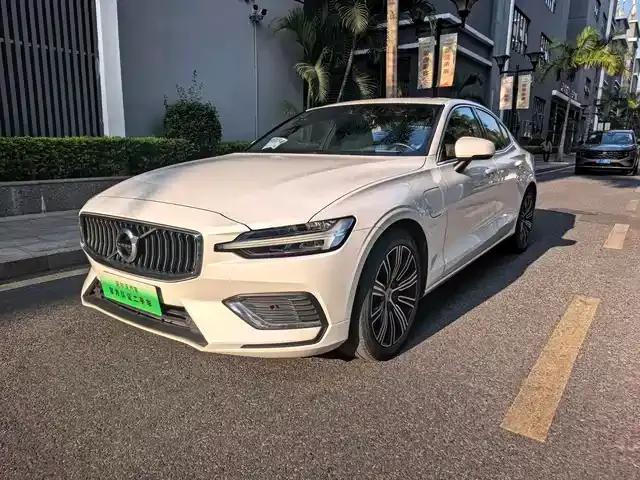 2021 Volvo S60 Plug-in Hybrid T8 E-Drive Hybrid AWD Inscription Luxury Edition
