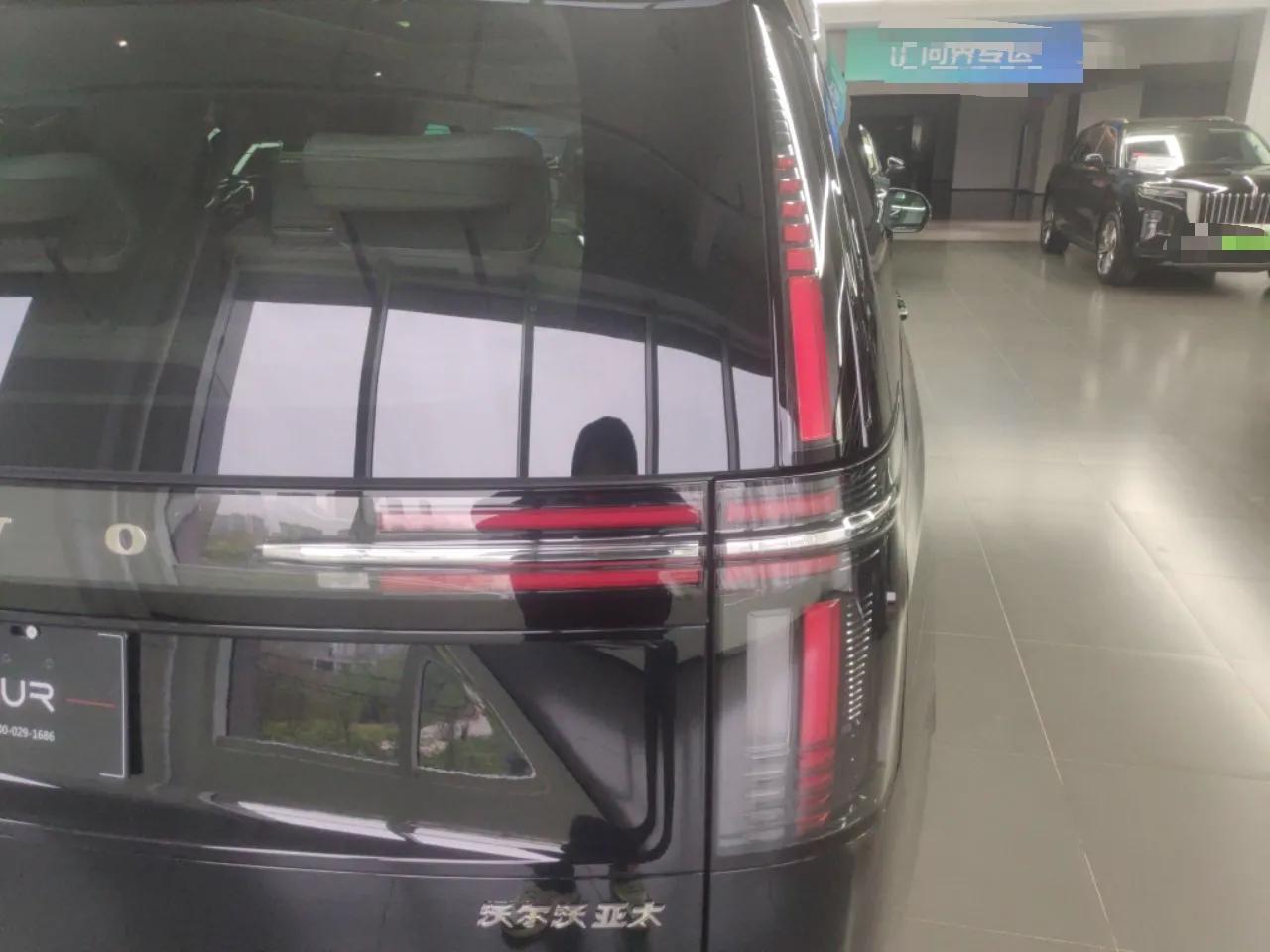 Volvo EM90 2025 Ultra Six-Seater — миниатюра 7