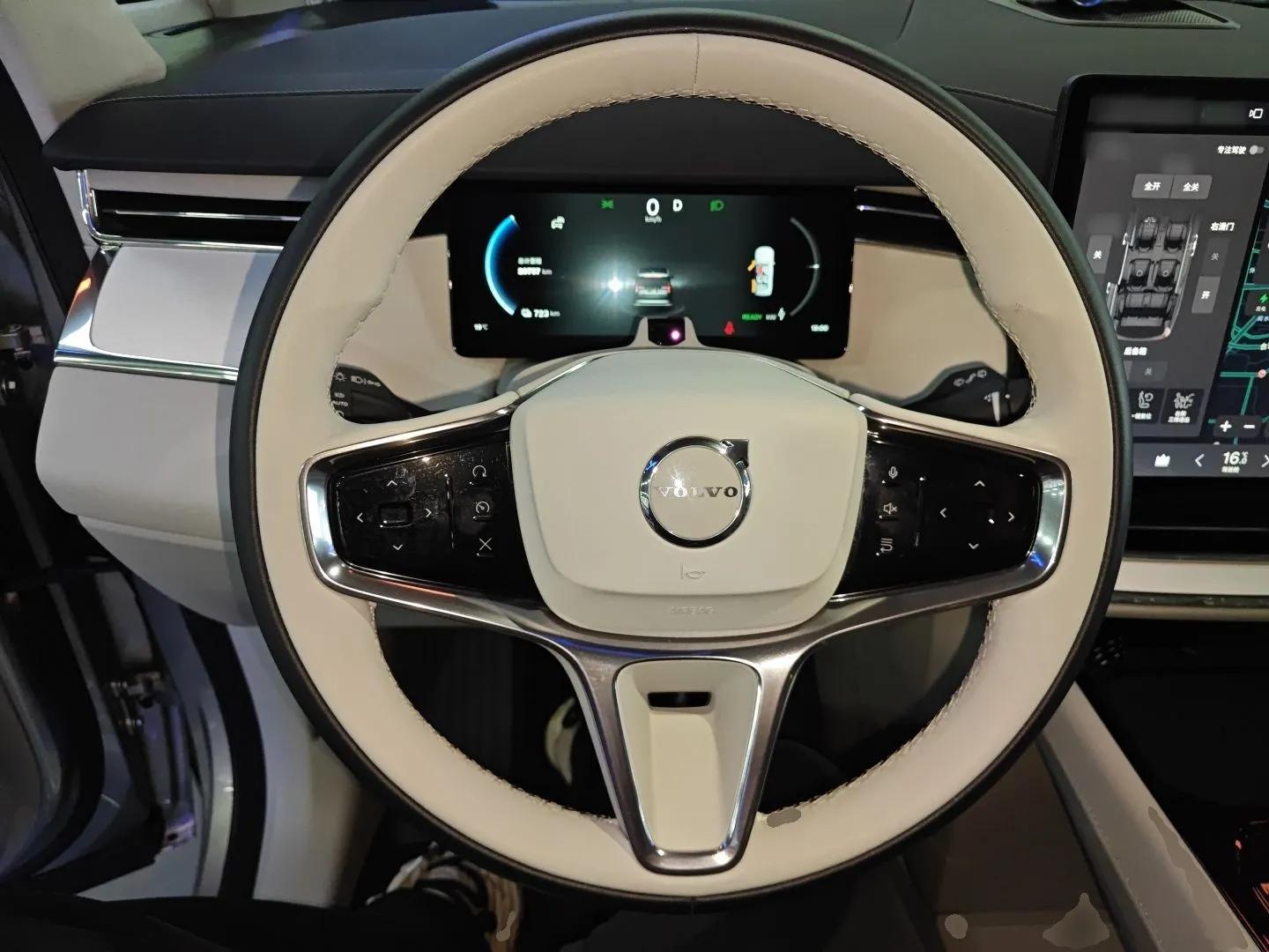 Volvo EM90 2025 Ultra Six-Seater — миниатюра 14