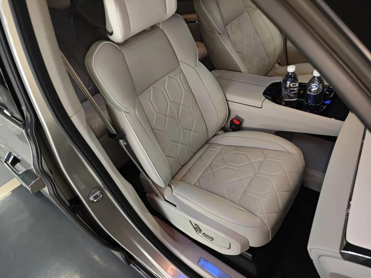 Volvo EM90 2025 Ultra Six-Seater — миниатюра 23