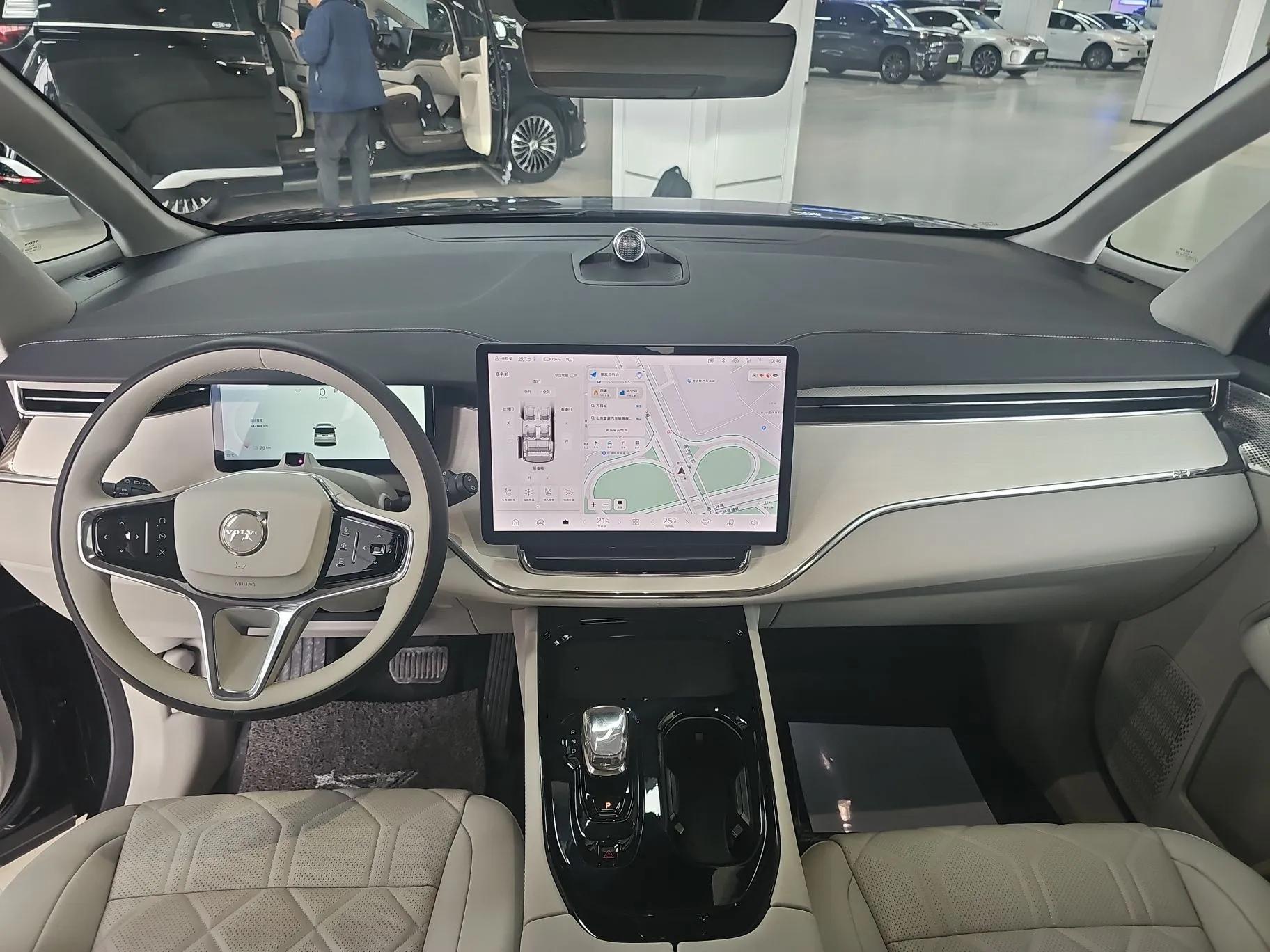 Volvo EM90 2025 Ultra Six-Seater — миниатюра 12