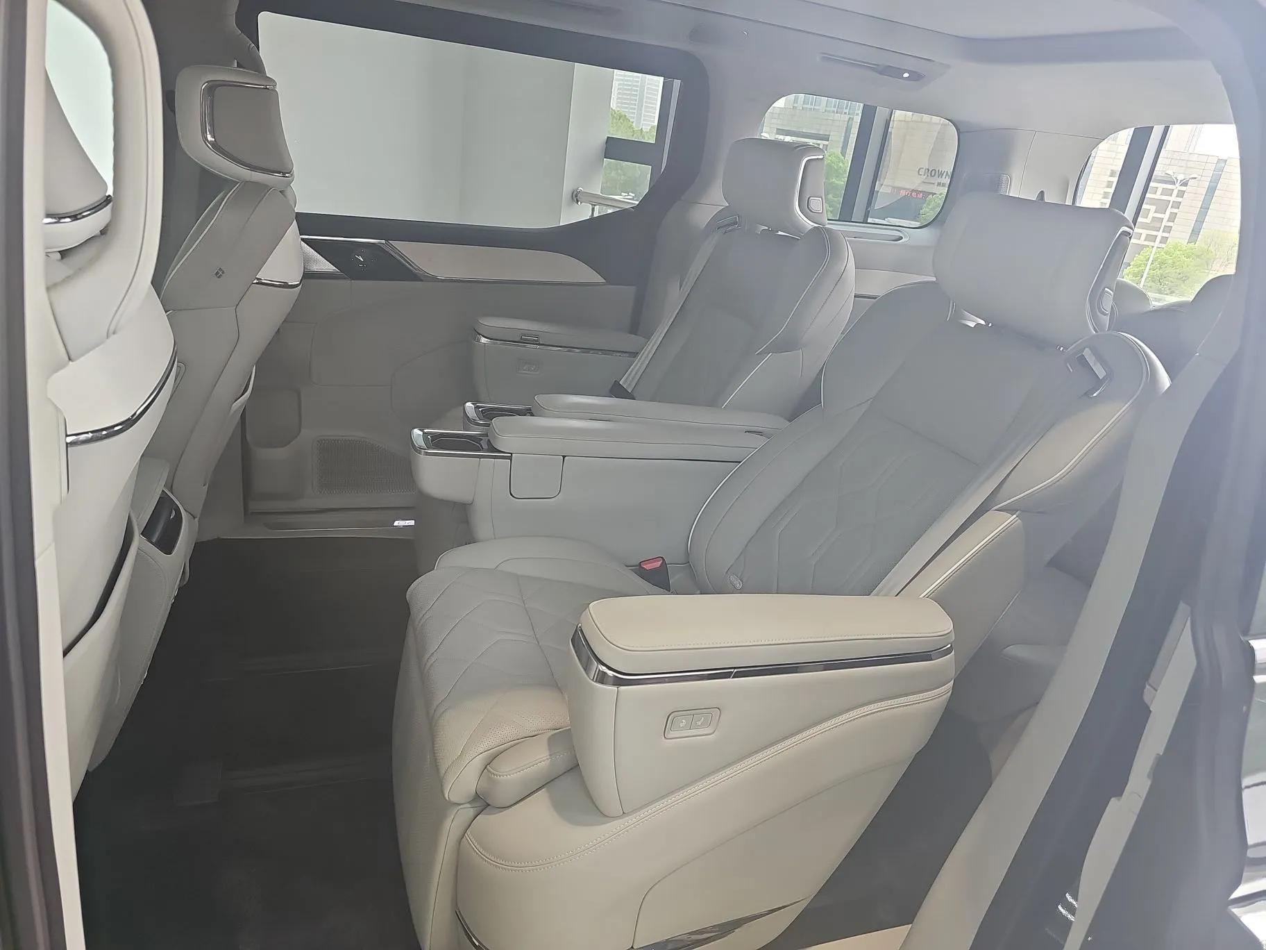 Volvo EM90 2025 Ultra Six-Seater — миниатюра 19