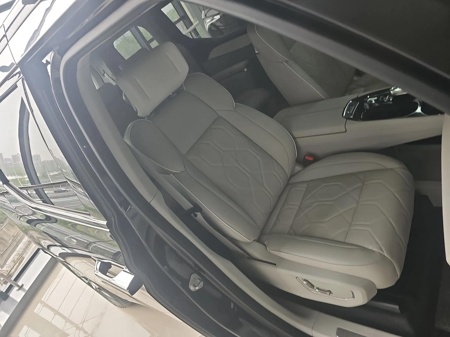 Volvo EM90 2025 Ultra Six-Seater — миниатюра 23