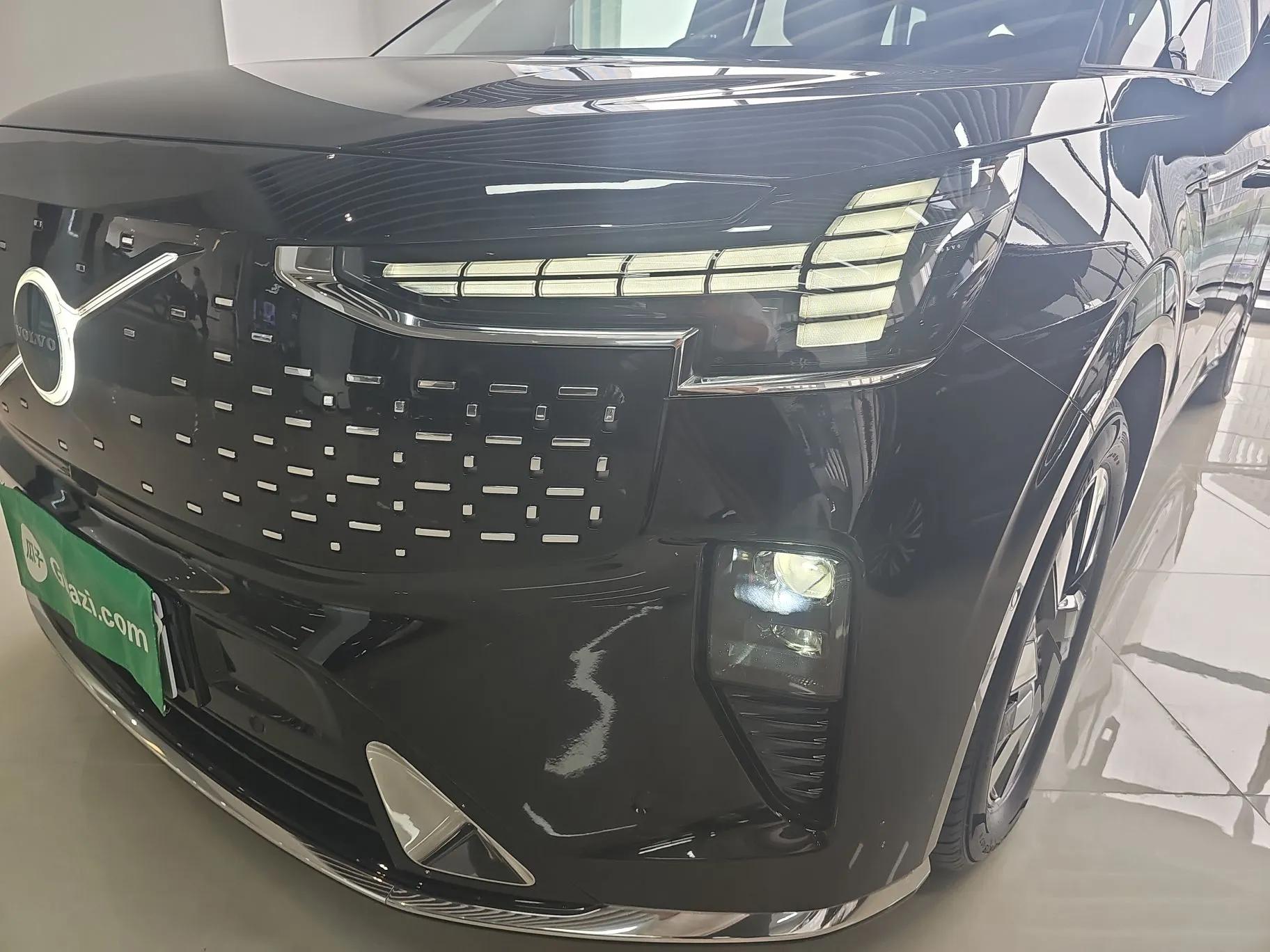 Volvo EM90 2025 Ultra Six-Seater — миниатюра 5