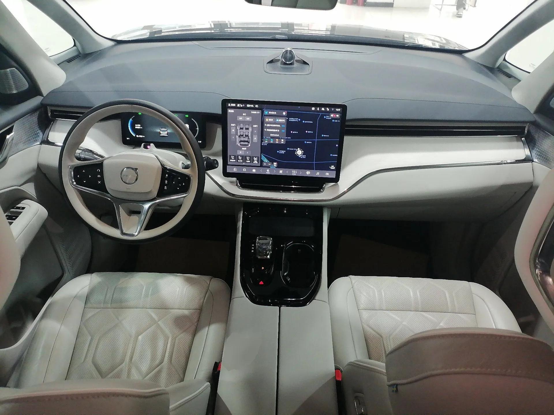 Volvo EM90 2025 Ultra Six-Seater — миниатюра 13