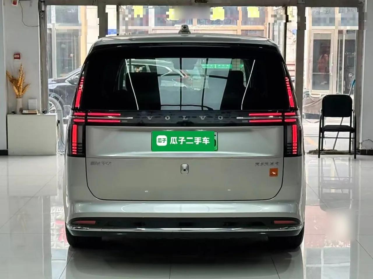 Volvo EM90 2025 Ultra Six-Seater — миниатюра 5