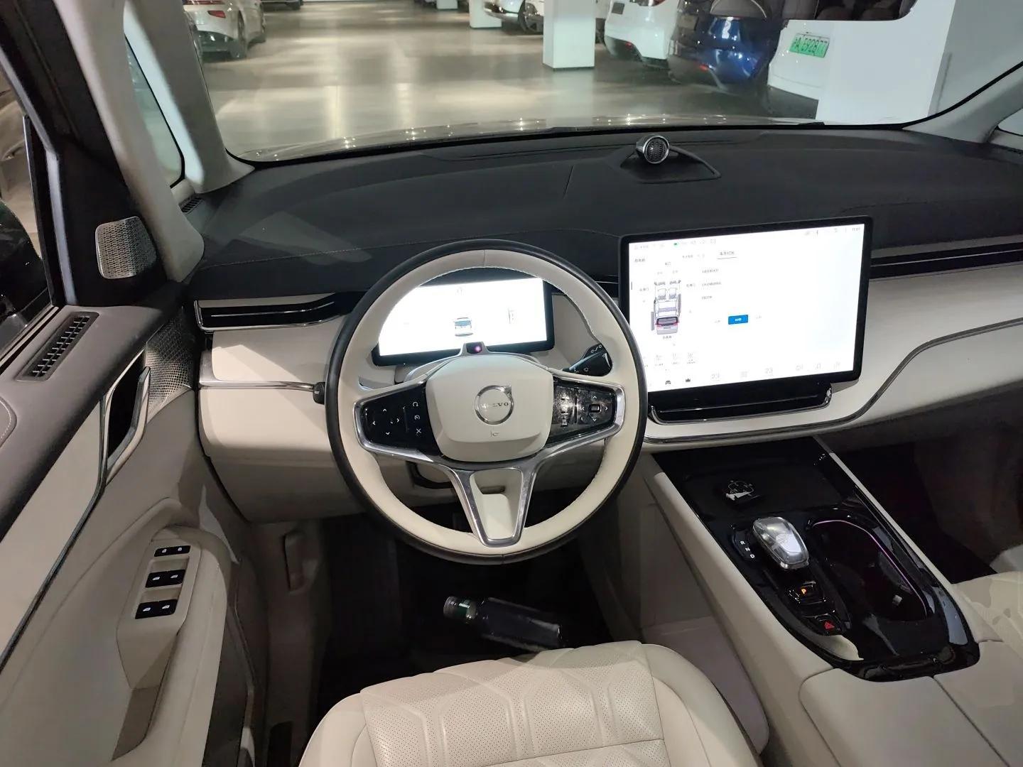Volvo EM90 2025 Ultra Six-Seater — миниатюра 14