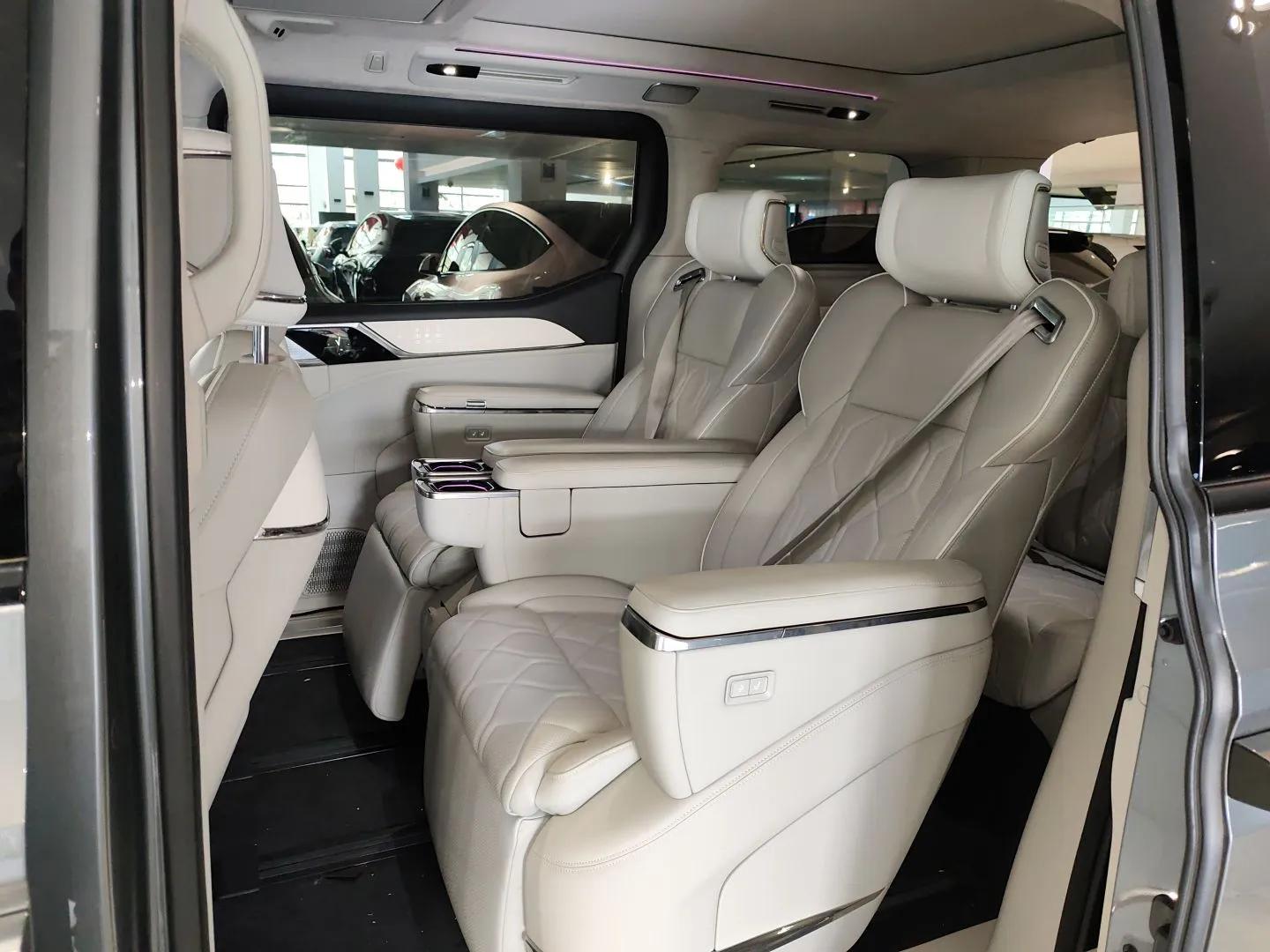 Volvo EM90 2025 Ultra Six-Seater — миниатюра 20