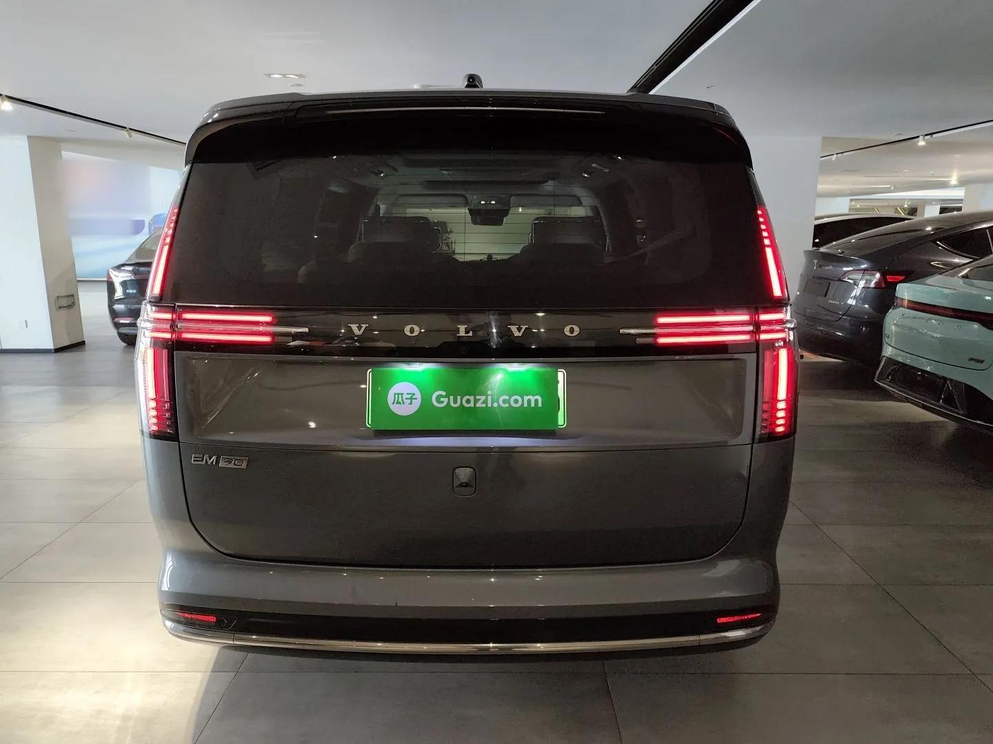 Volvo EM90 2025 Ultra Six-Seater — миниатюра 5