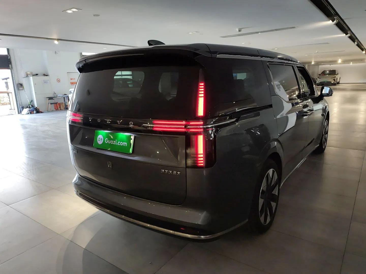 Volvo EM90 2025 Ultra Six-Seater — миниатюра 6