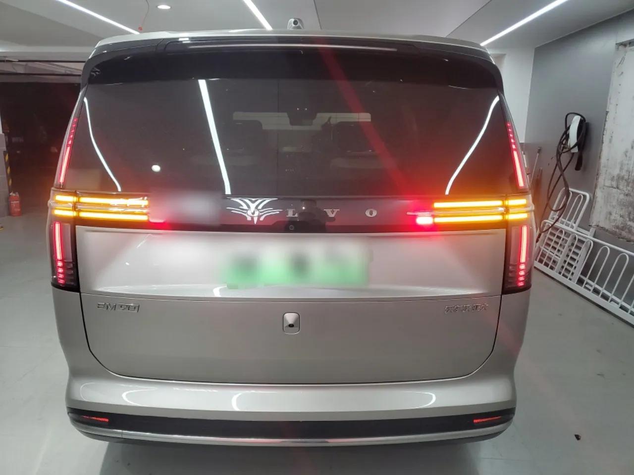 Volvo EM90 2025 Ultra Six-Seater — миниатюра 3
