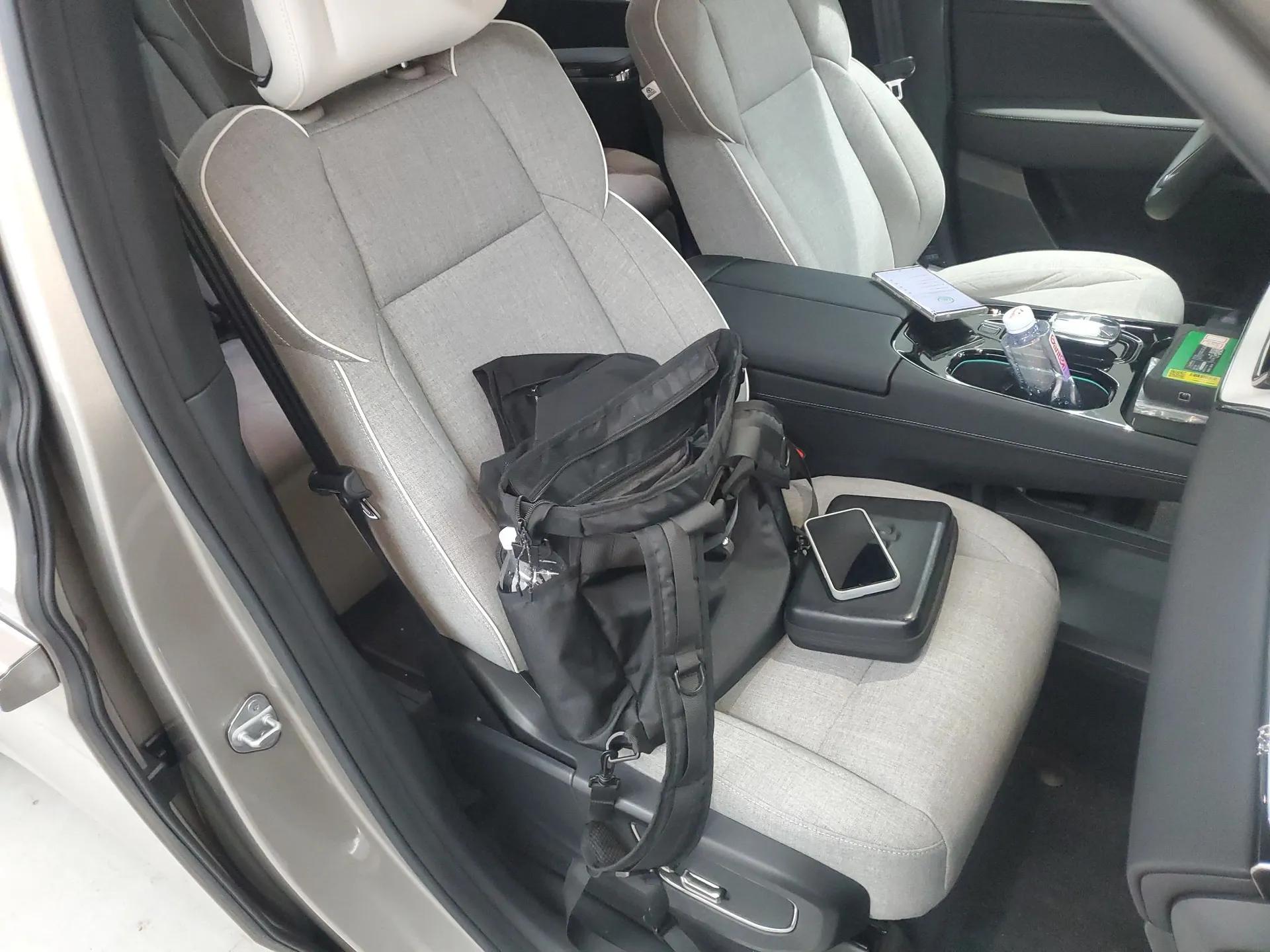 Volvo EM90 2025 Ultra Six-Seater — миниатюра 23