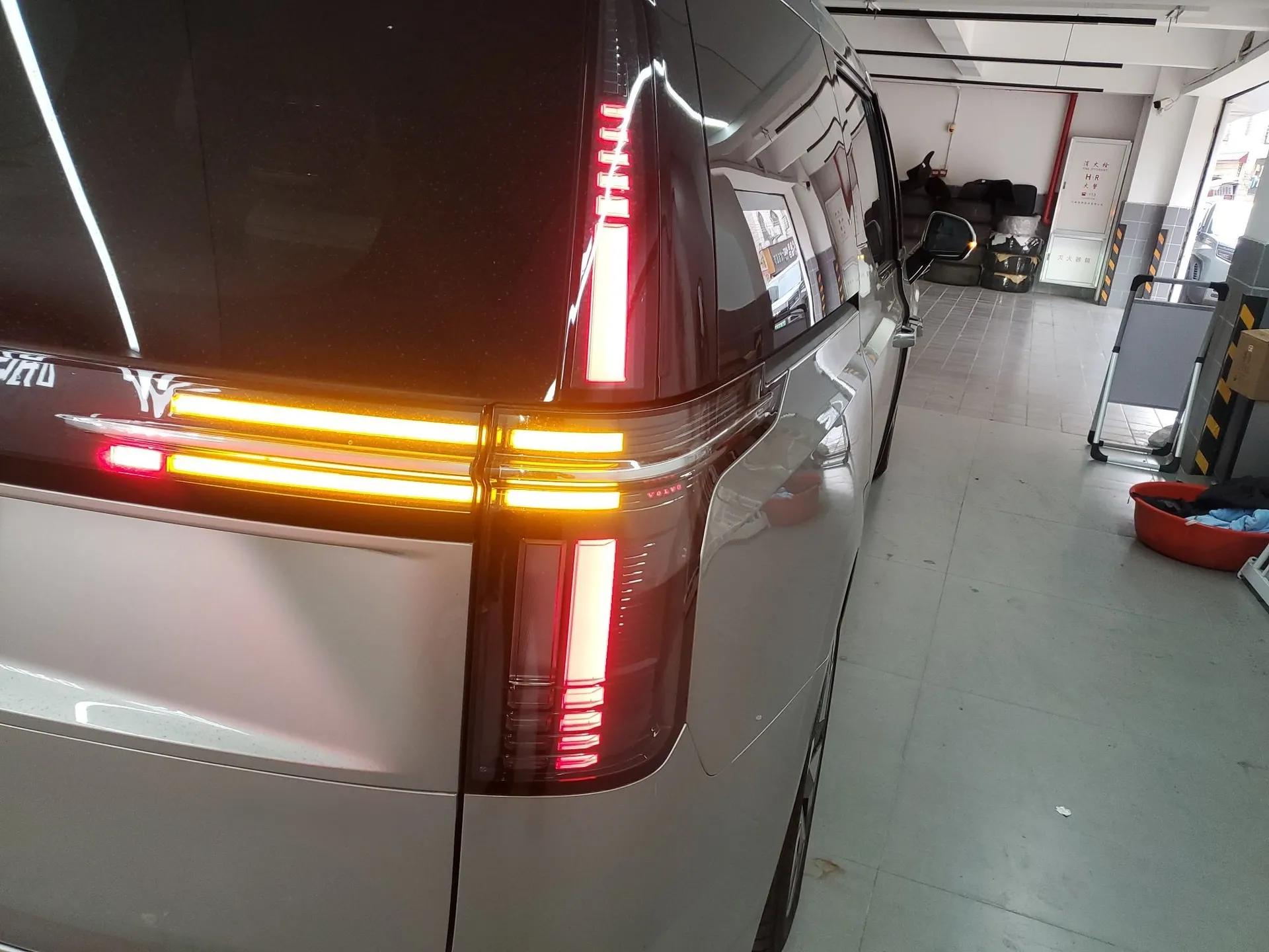 Volvo EM90 2025 Ultra Six-Seater — миниатюра 8