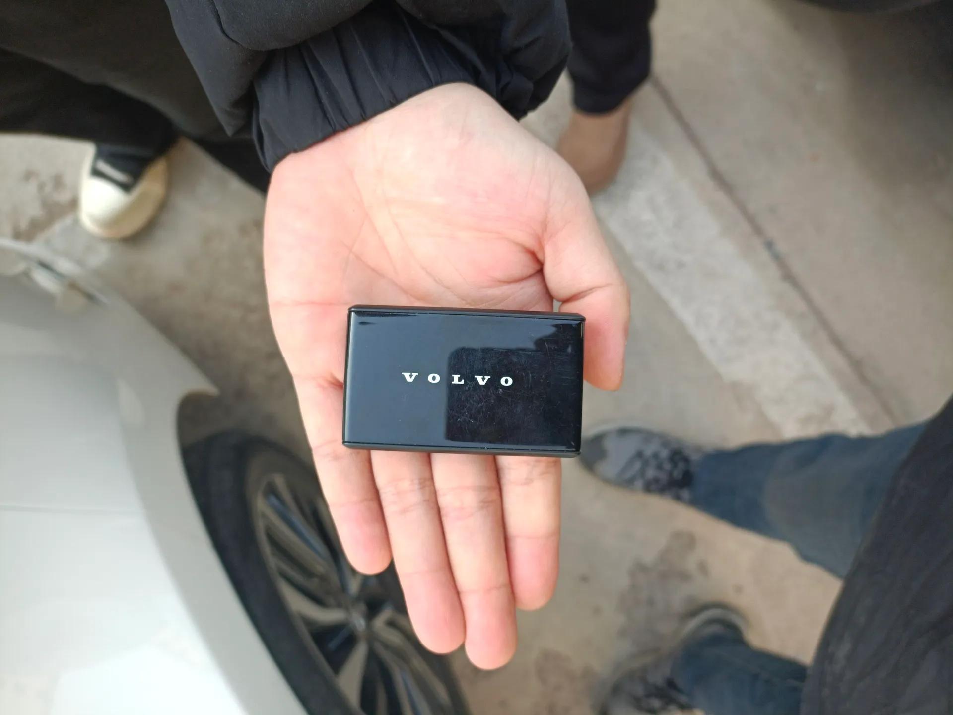 Volvo EX30 2025 Rear-Drive Long-Range Plus Model — миниатюра 9